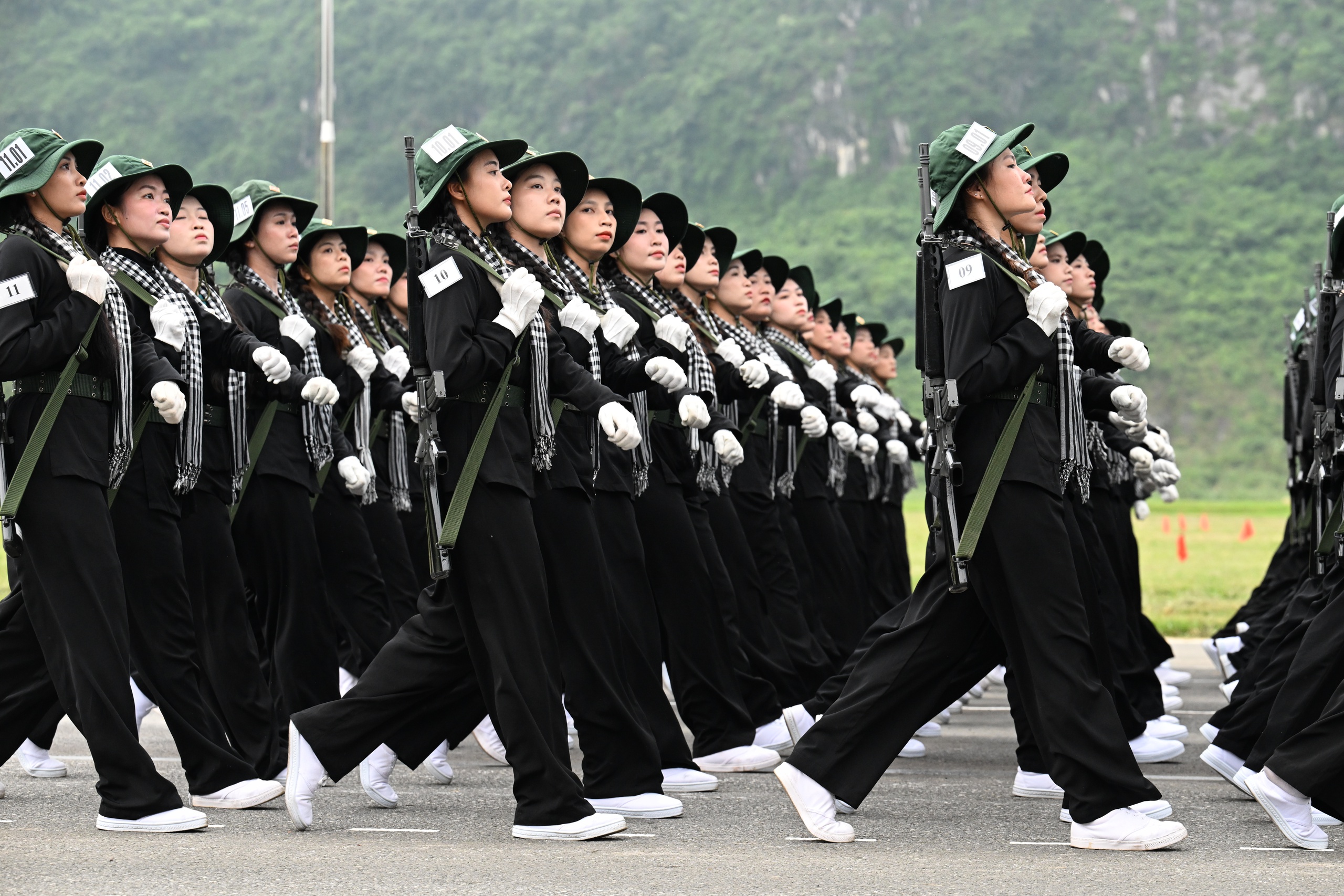 Hình ảnh khối nữ chiến sĩ hợp luyện, sẵn sàng cho Lễ kỷ niệm 80 năm Quốc khánh- Ảnh 12. Hình ảnh khối nữ chiến sĩ hợp luyện, sẵn sàng cho Lễ kỷ niệm 80 năm Quốc khánh- Ảnh 12.