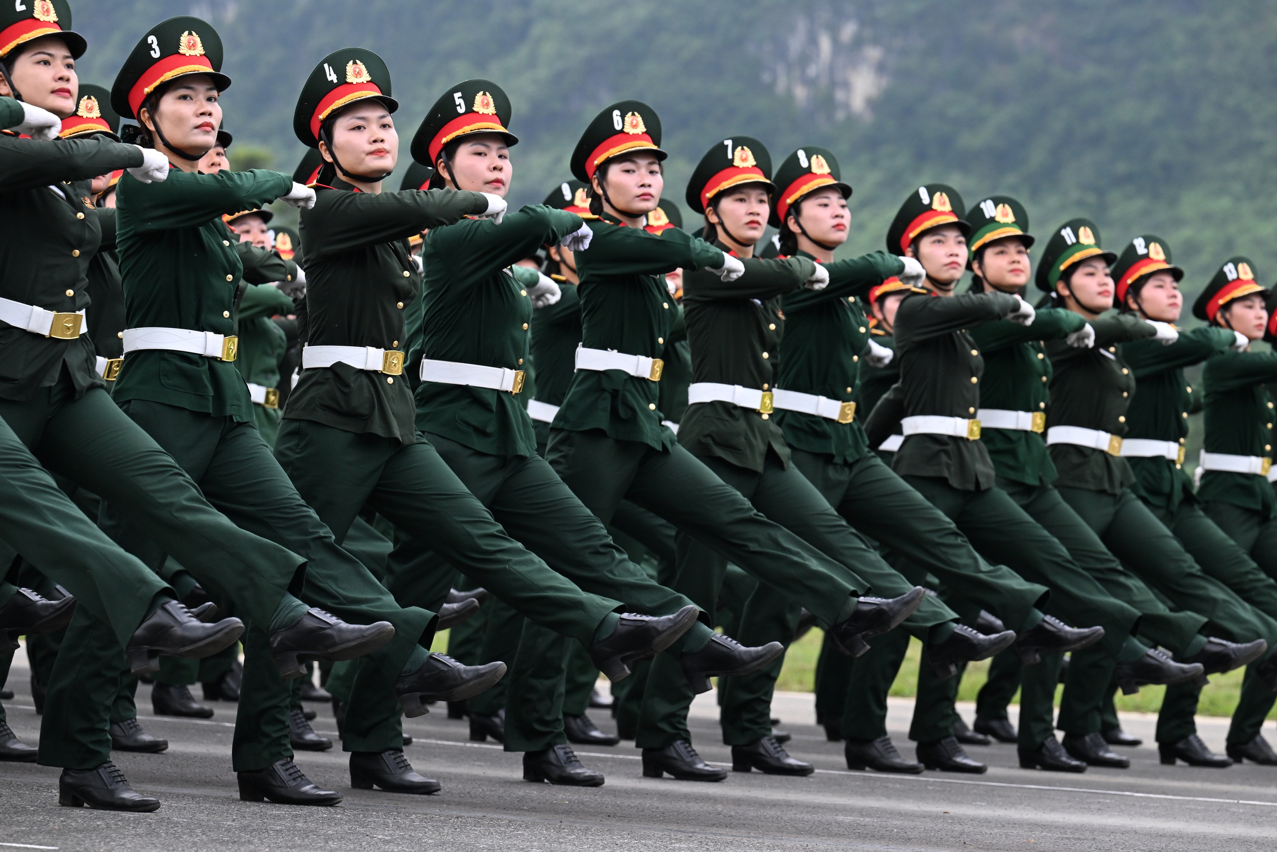 Hình ảnh khối nữ chiến sĩ hợp luyện, sẵn sàng cho Lễ kỷ niệm 80 năm Quốc khánh- Ảnh 6. Hình ảnh khối nữ chiến sĩ hợp luyện, sẵn sàng cho Lễ kỷ niệm 80 năm Quốc khánh- Ảnh 6.