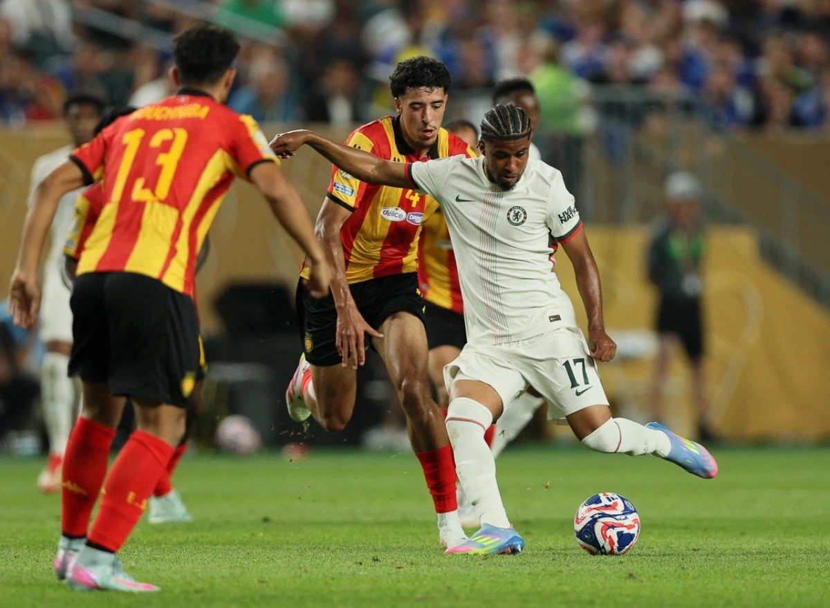 FIFA Club World Cup: Đ&aacute;nh bại Tunis, Chelsea đoạt v&eacute; đi tiếp- Ảnh 1.