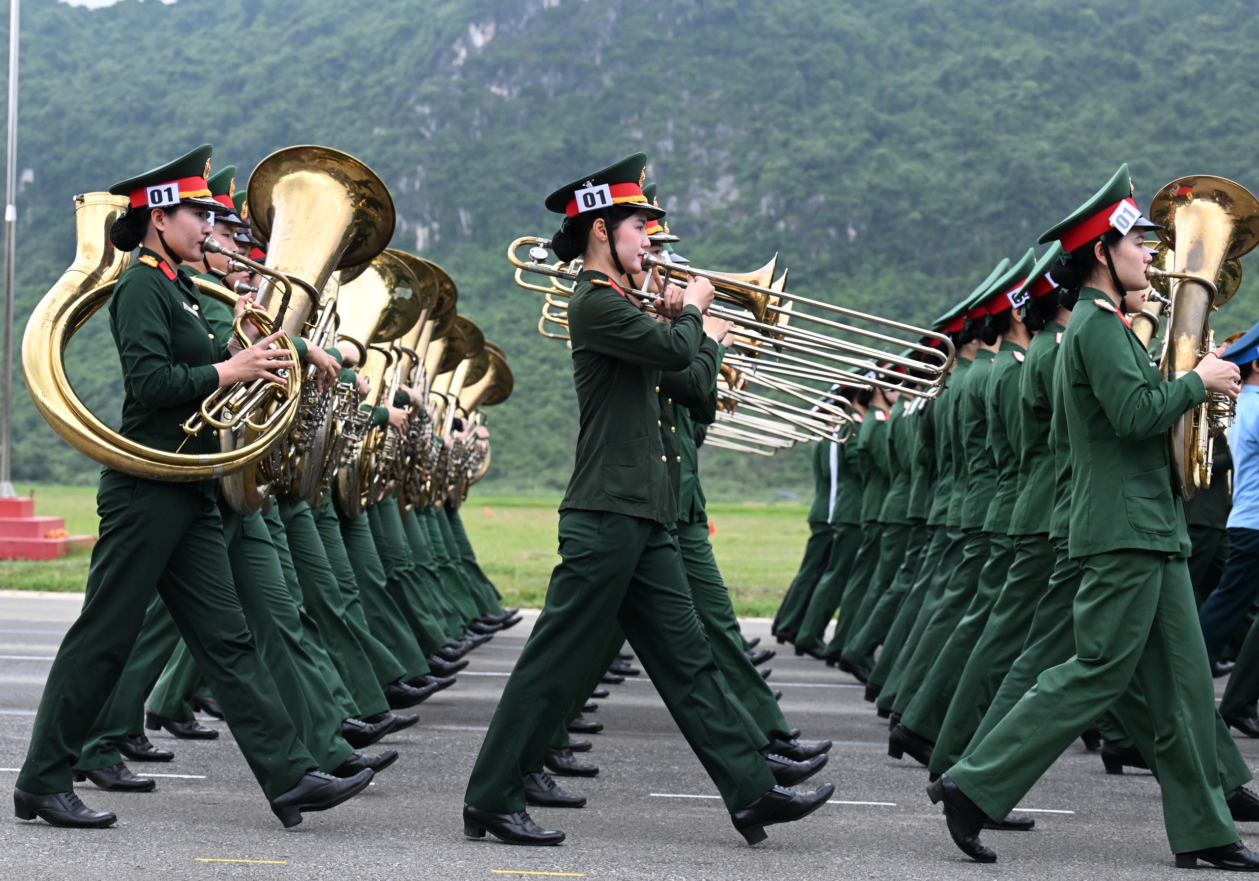 Hình ảnh khối nữ chiến sĩ hợp luyện, sẵn sàng cho Lễ kỷ niệm 80 năm Quốc khánh- Ảnh 4. Hình ảnh khối nữ chiến sĩ hợp luyện, sẵn sàng cho Lễ kỷ niệm 80 năm Quốc khánh- Ảnh 4.