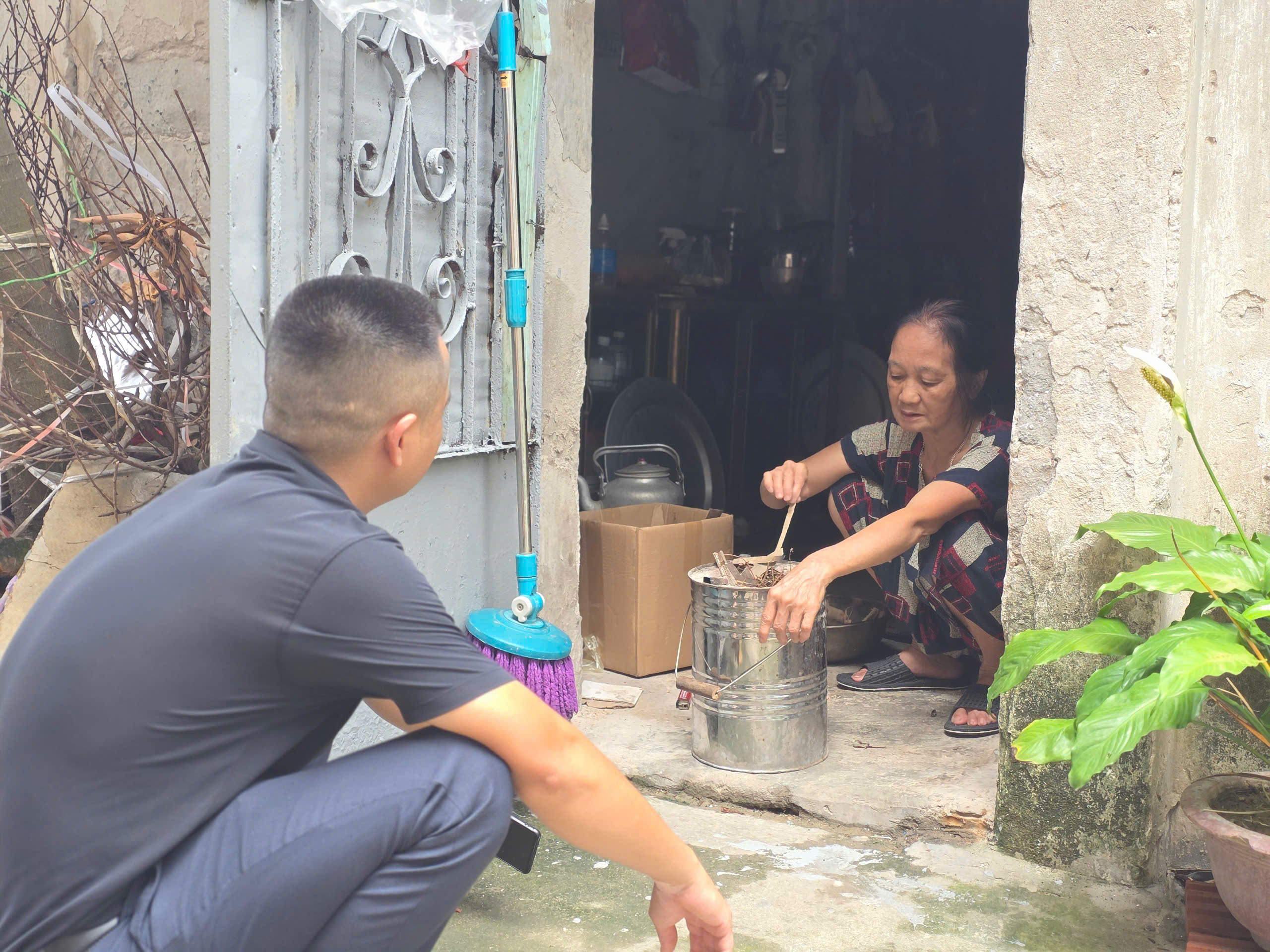 Hải Dương: Khu tập thể Nh&agrave; m&aacute;y Bơm xuống cấp, h&agrave;ng trăm hộ d&acirc;n sống trong bất an- Ảnh 6.