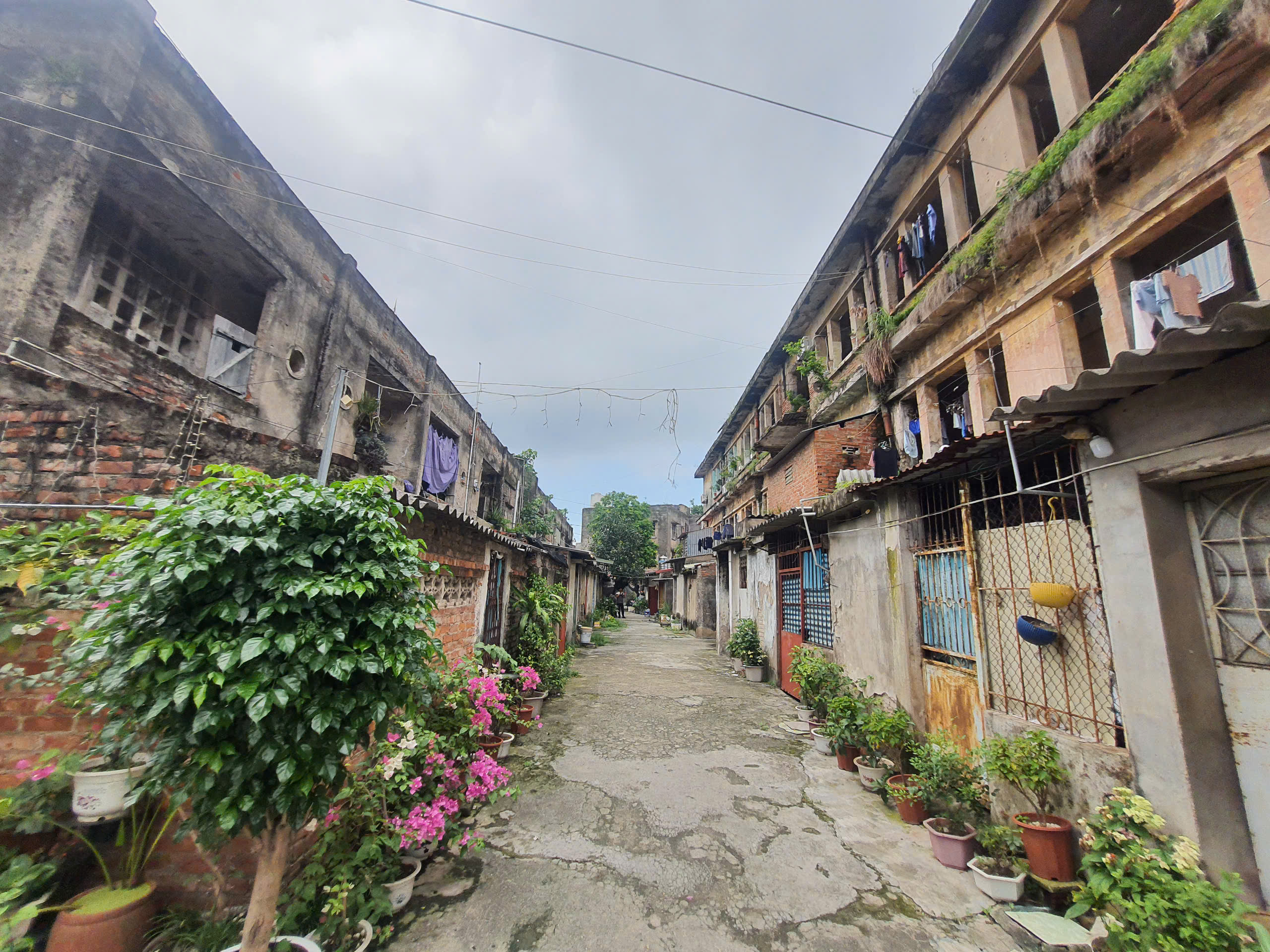 Hải Dương: Khu tập thể Nh&agrave; m&aacute;y Bơm xuống cấp, h&agrave;ng trăm hộ d&acirc;n sống trong bất an- Ảnh 2.