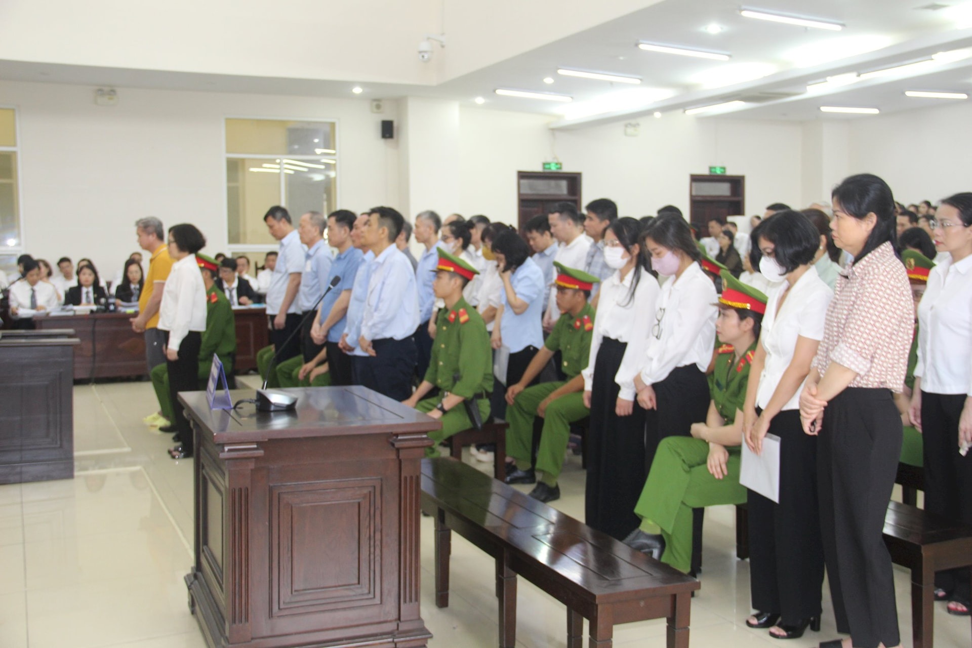 Cựu Chủ tịch FLC Trịnh Văn Quyết được giảm &aacute;n c&ograve;n 7 năm t&ugrave;, phạt 4 tỷ đồng- Ảnh 3.