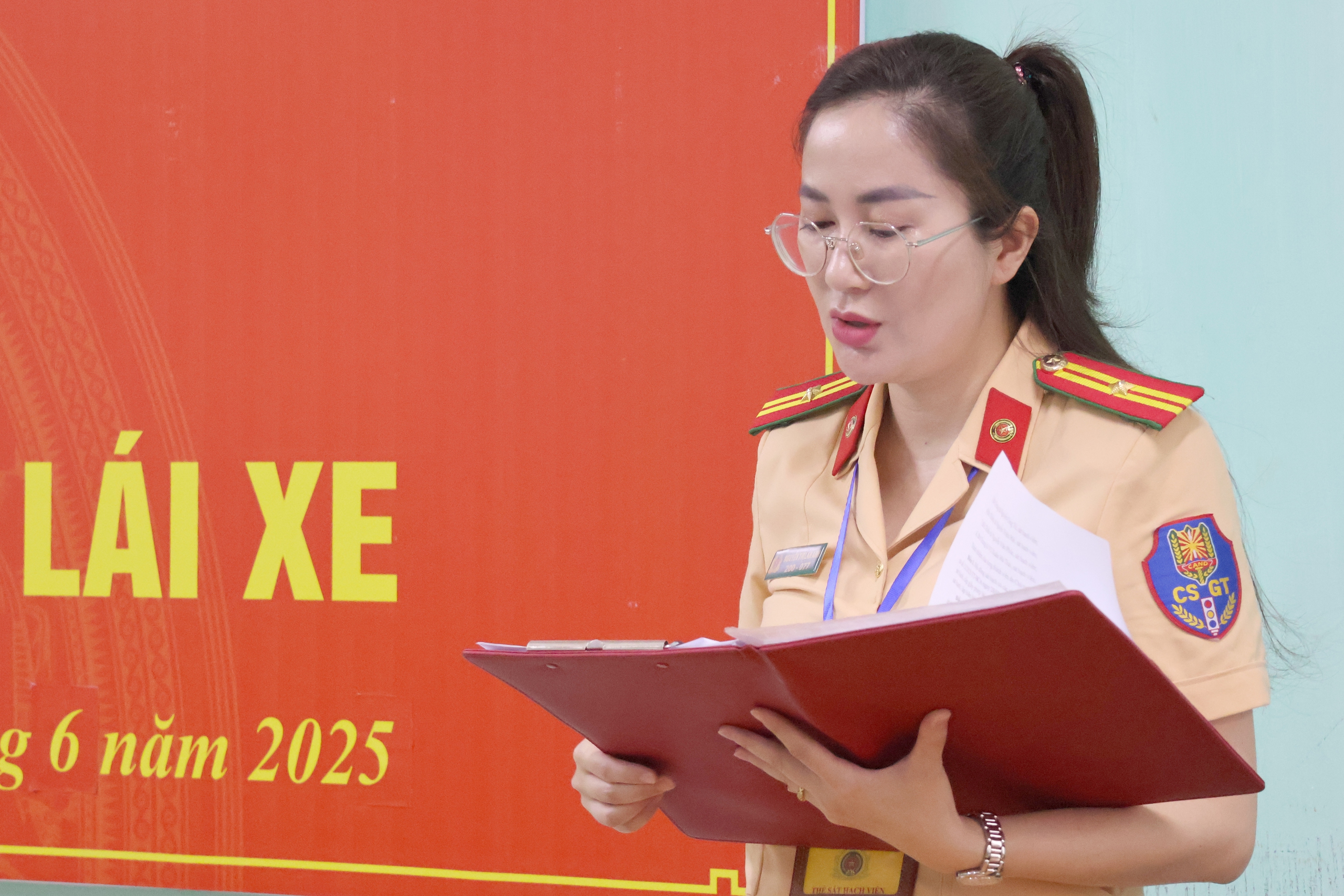 CSGT H&agrave; Nội bắt đầu tổ chức s&aacute;t hạch bằng l&aacute;i xe m&aacute;y- Ảnh 1.