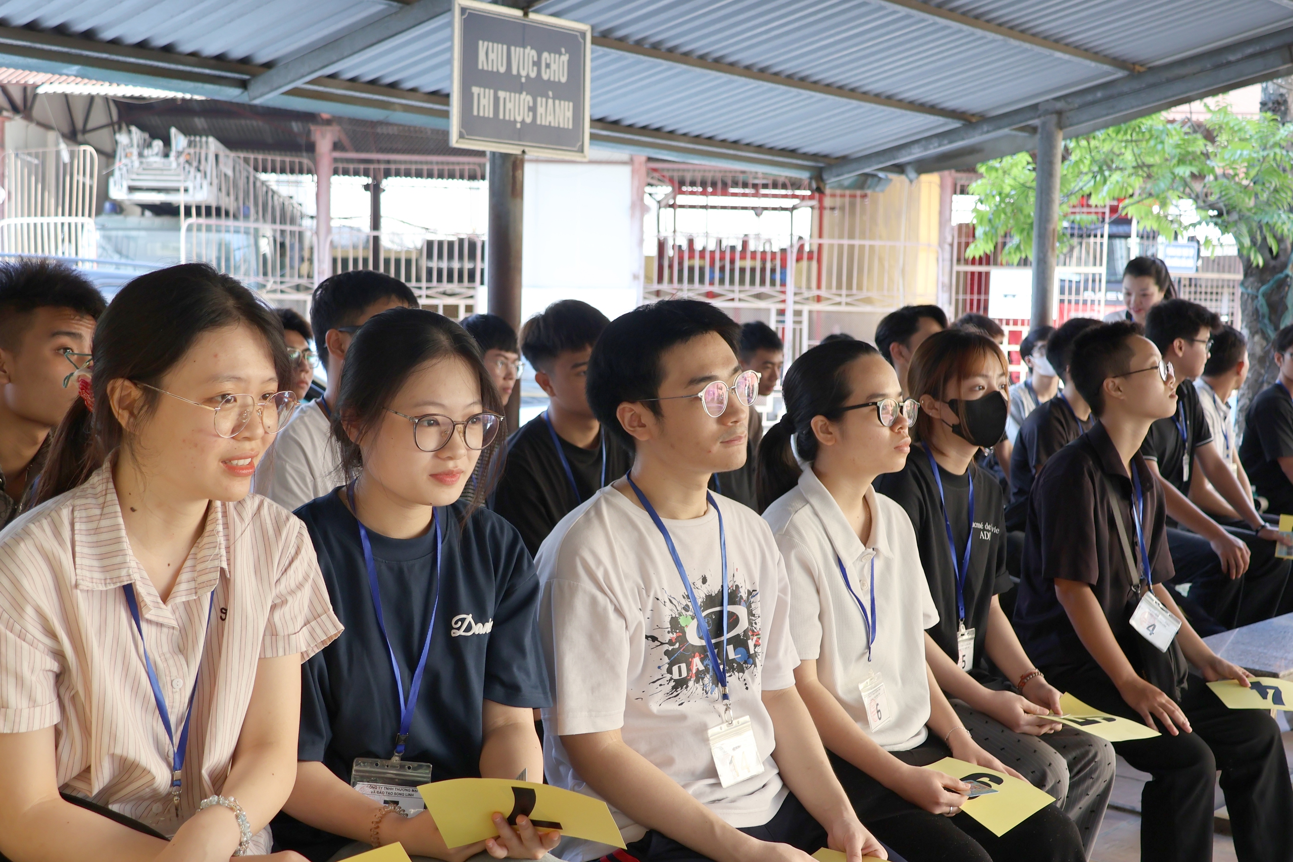 CSGT H&agrave; Nội bắt đầu tổ chức s&aacute;t hạch bằng l&aacute;i xe m&aacute;y- Ảnh 11.