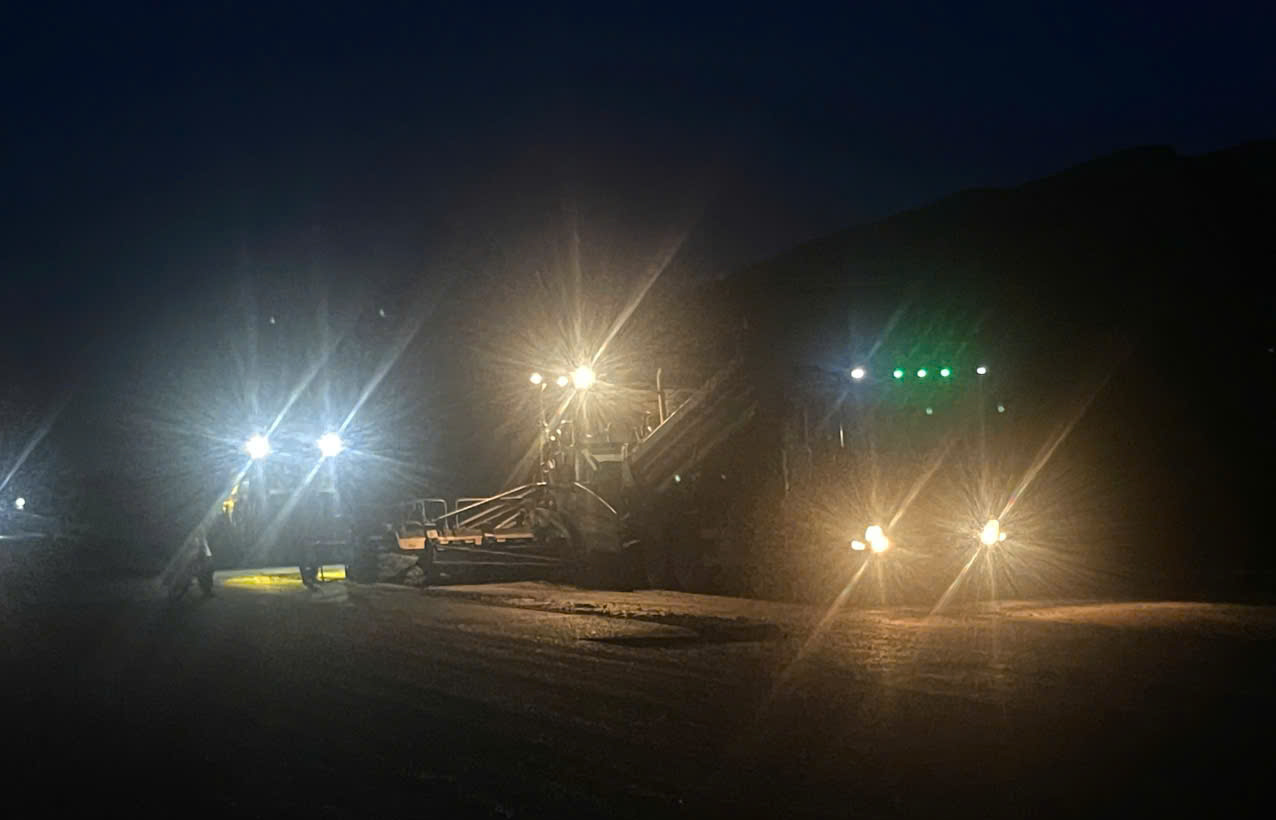 Huy động hơn 3.000 nh&acirc;n lực, 1.100 m&aacute;y m&oacute;c, đẩy tiến độ cao tốc Quảng Ng&atilde;i - Ho&agrave;i Nhơn- Ảnh 4.