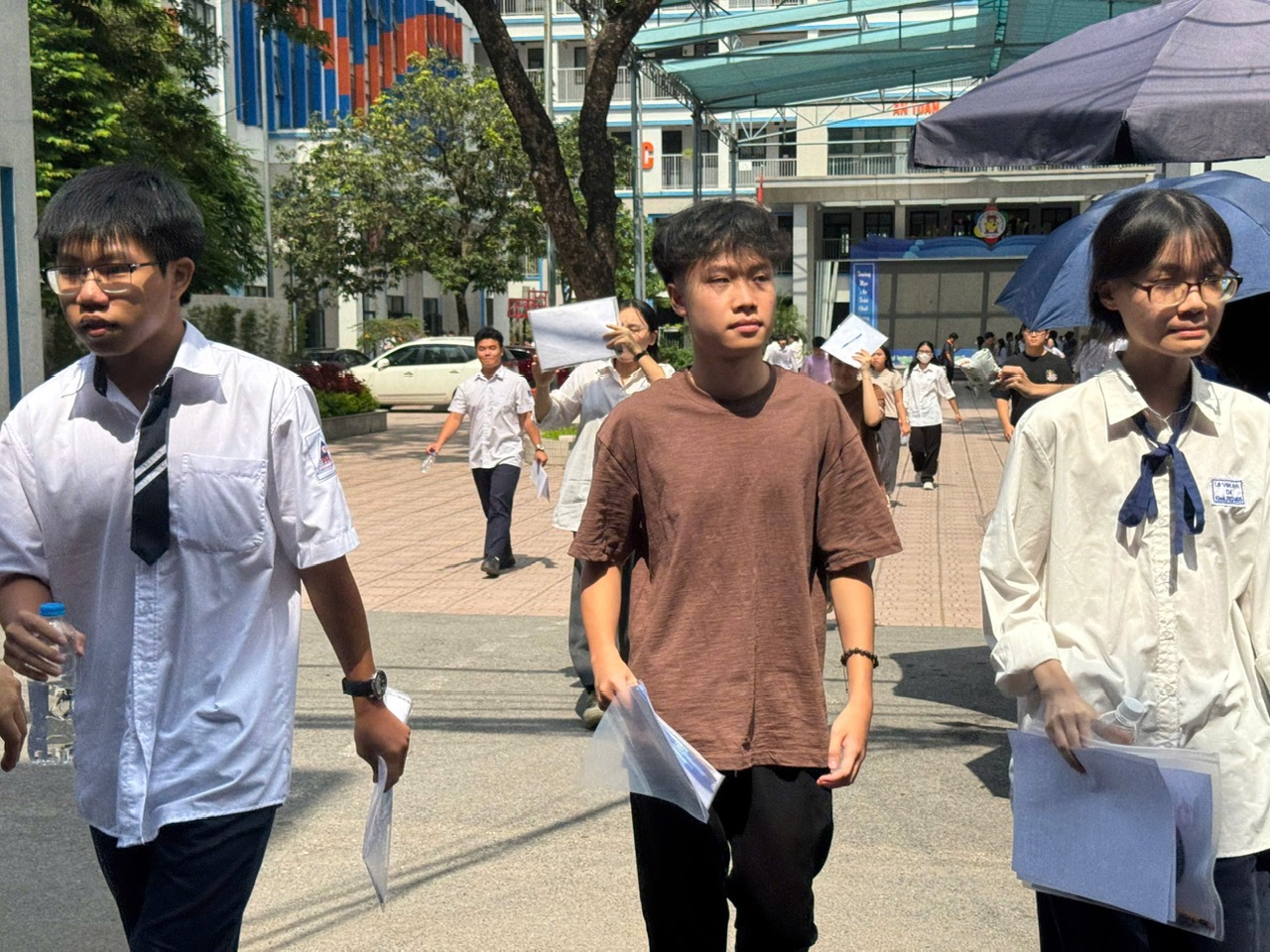 Th&iacute; sinh H&agrave; Nội lạc quan v&agrave; tiếc nuối sau m&ocirc;n thi To&aacute;n- Ảnh 8.