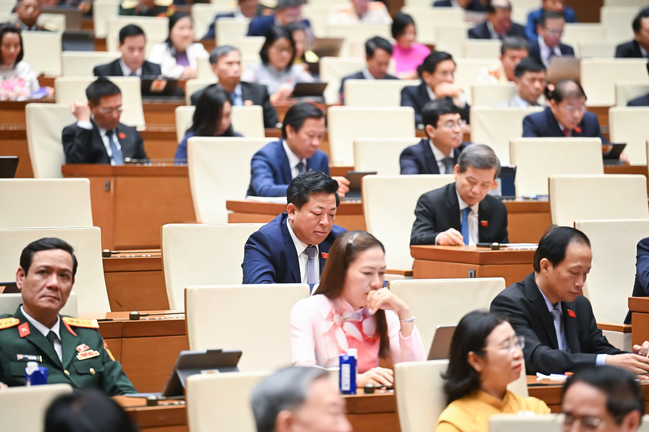 Quốc hội bế mạc kỳ họp thứ 9, th&ocirc;ng qua số lượng luật kỷ lục- Ảnh 2.