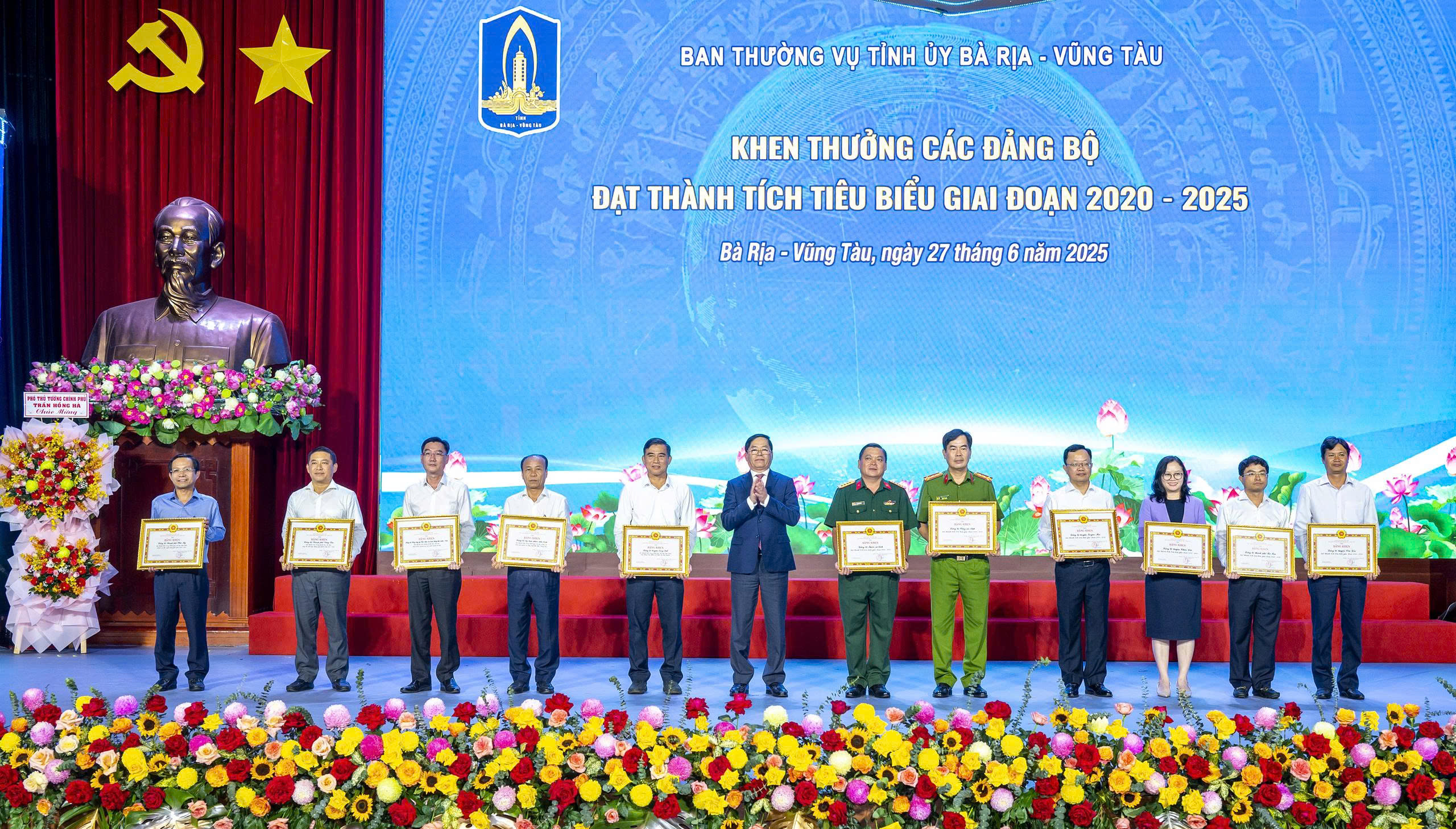 Bà Rịa-Vũng Tàu 34 năm từ vùng hoang sơ thành trung tâm công nghiệp cảng biển và du lịch- Ảnh 7. Bà Rịa-Vũng Tàu 34 năm từ vùng hoang sơ thành trung tâm công nghiệp cảng biển và du lịch- Ảnh 7.