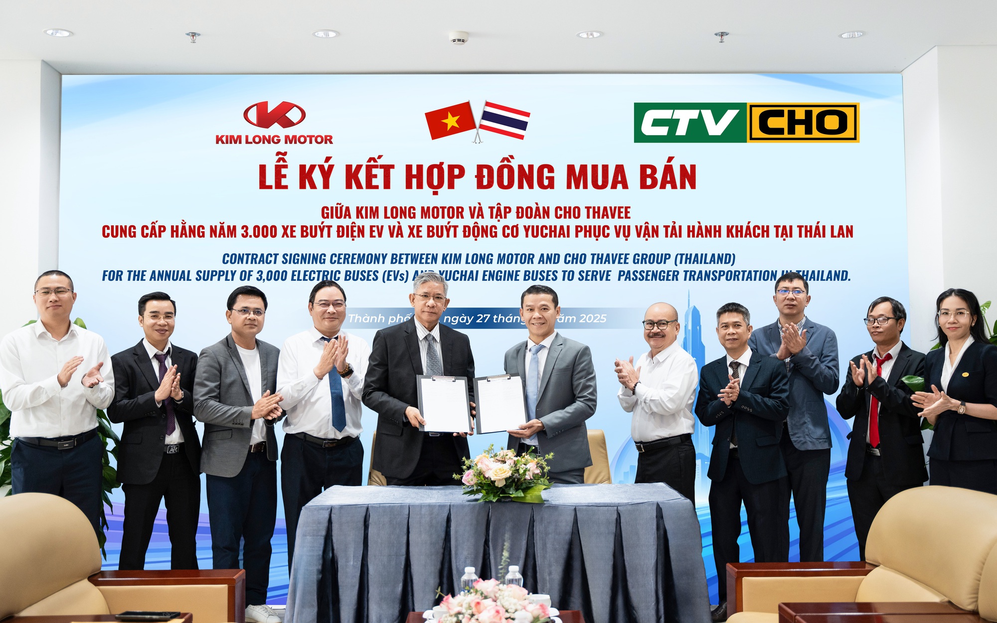 Kim Long Motor xuất khẩu xe bu&yacute;t sang Th&aacute;i Lan: Khẳng định vị thế ng&agrave;nh &ocirc; t&ocirc; Việt