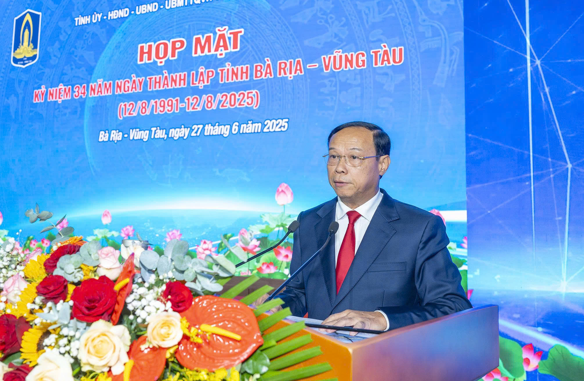 Bà Rịa-Vũng Tàu 34 năm từ vùng hoang sơ thành trung tâm công nghiệp cảng biển và du lịch- Ảnh 2. Bà Rịa-Vũng Tàu 34 năm từ vùng hoang sơ thành trung tâm công nghiệp cảng biển và du lịch- Ảnh 2.