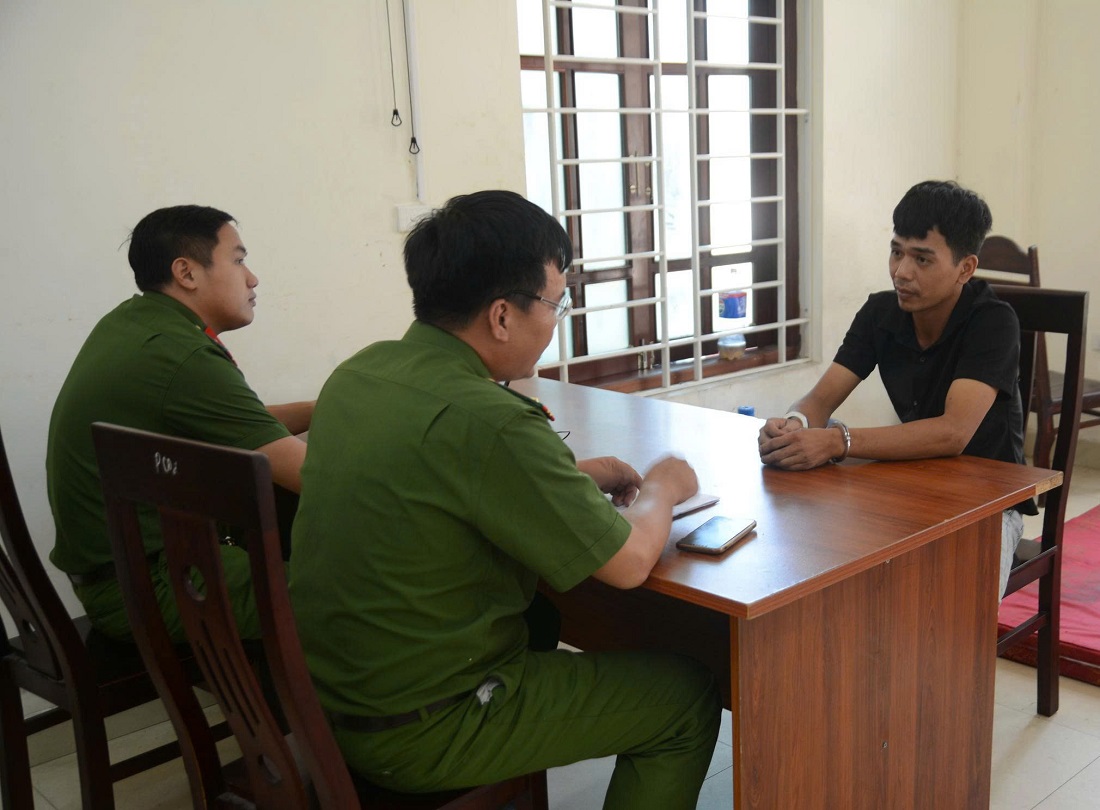 Nghệ An: Bắt giữ đối tượng bắt c&oacute;c con tin- Ảnh 1.