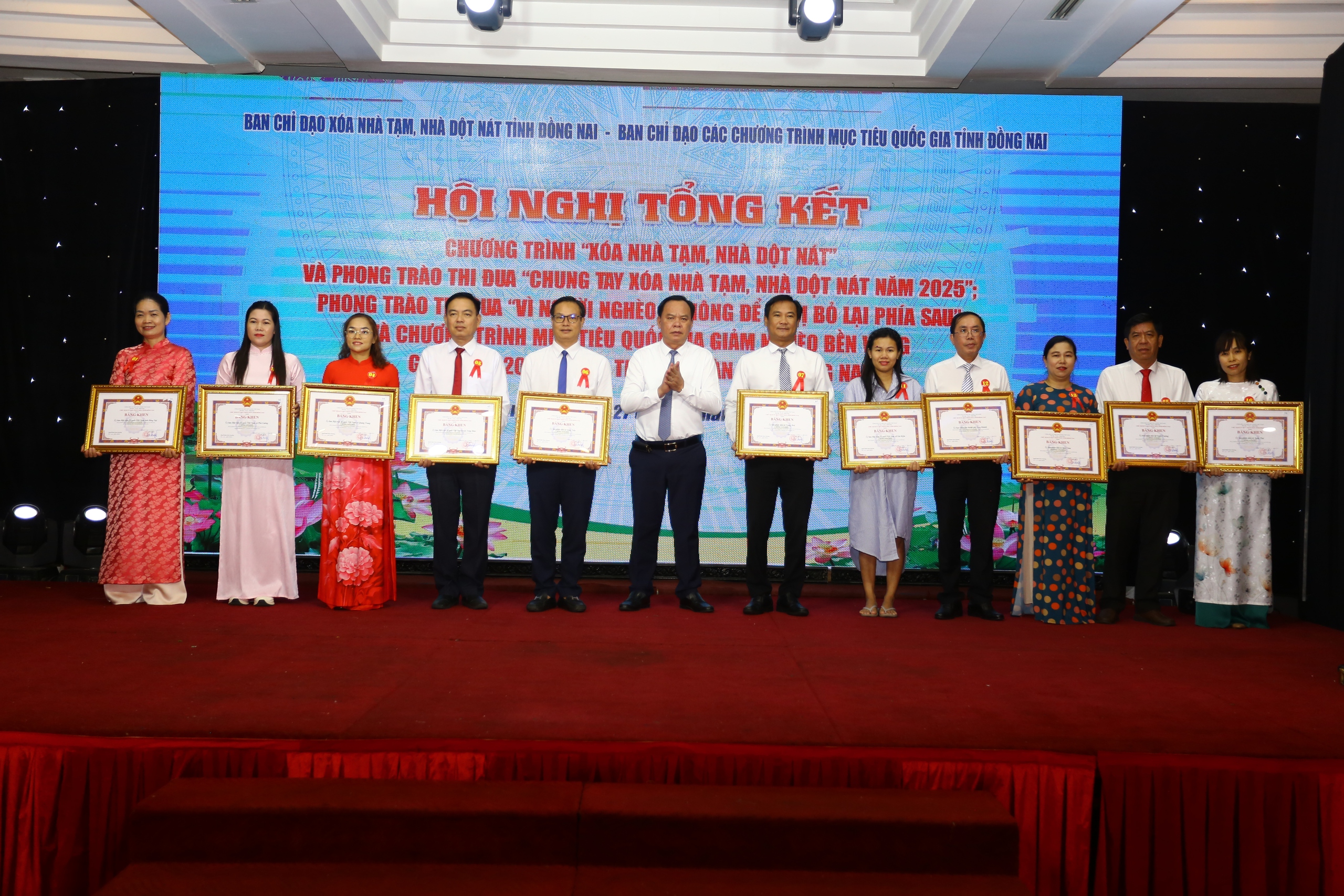 Đồng Nai x&acirc;y mới v&agrave; sửa chữa 579 căn nh&agrave; cho người ngh&egrave;o trong hơn 3 th&aacute;ng - Ảnh 2.