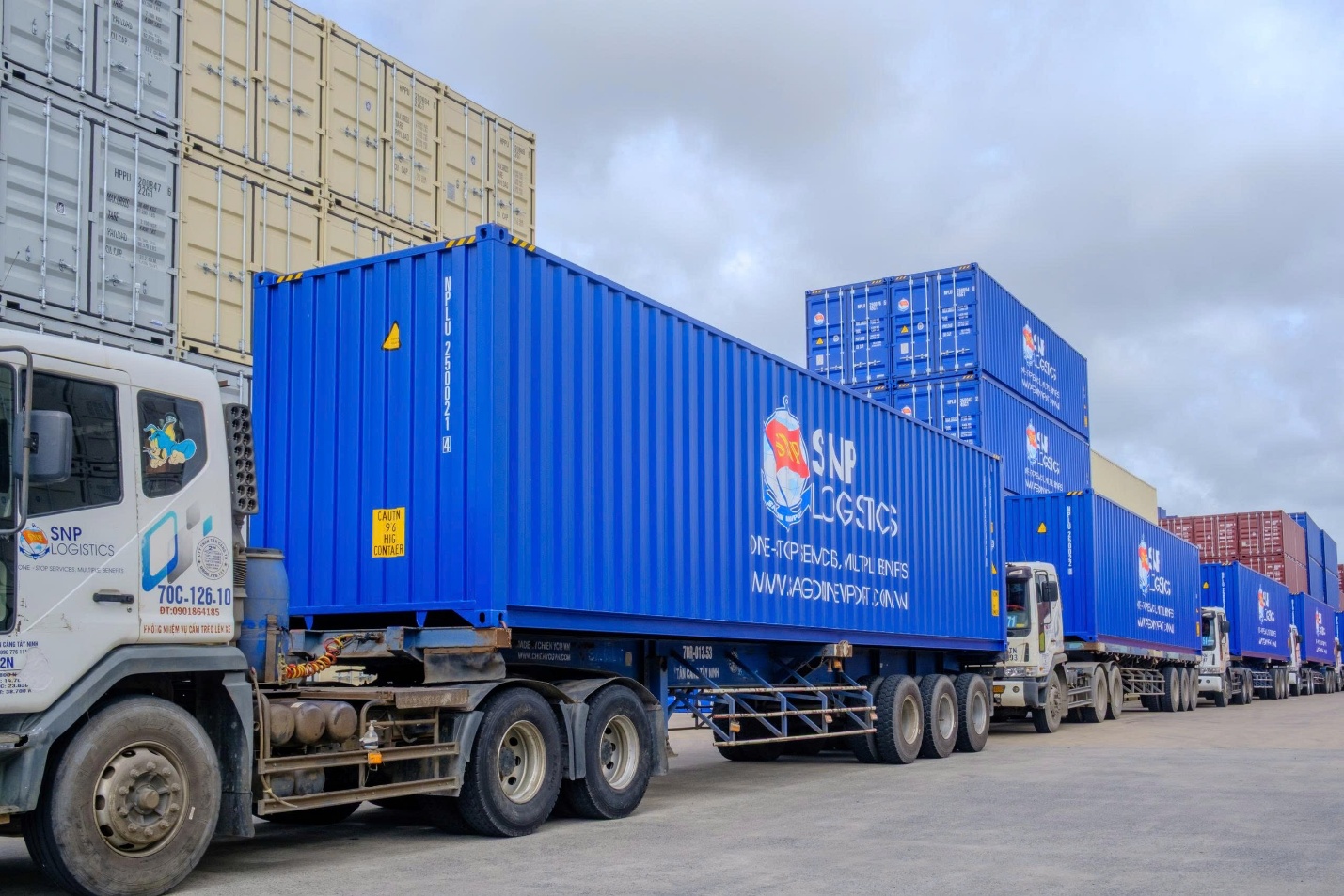 H&ograve;a Ph&aacute;t b&agrave;n giao l&ocirc; container đầu ti&ecirc;n cho Tổng C&ocirc;ng ty T&acirc;n Cảng S&agrave;i G&ograve;n- Ảnh 4.
