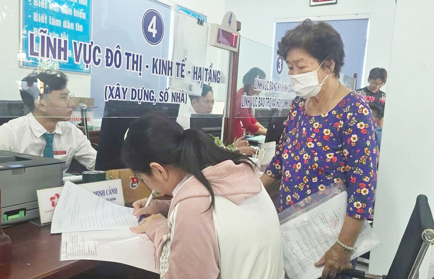 Từ 1/7, TP.HCM c&oacute; 1.997 thủ tục h&agrave;nh ch&iacute;nh thực hiện ở cấp tỉnh- Ảnh 1.