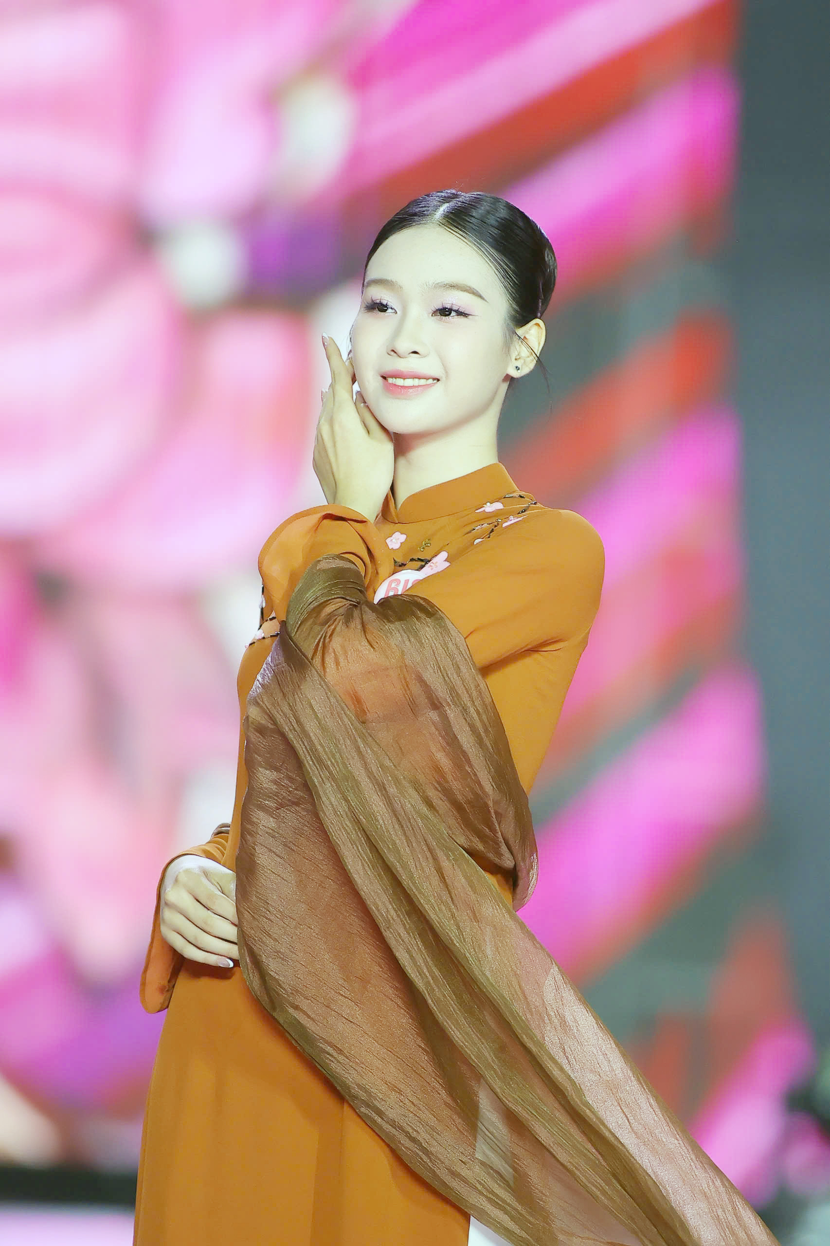 Hoa hậu Việt Nam 2024: Top 10 lộ diện sau m&agrave;n thi Trang phục Dạ hội- Ảnh 4.