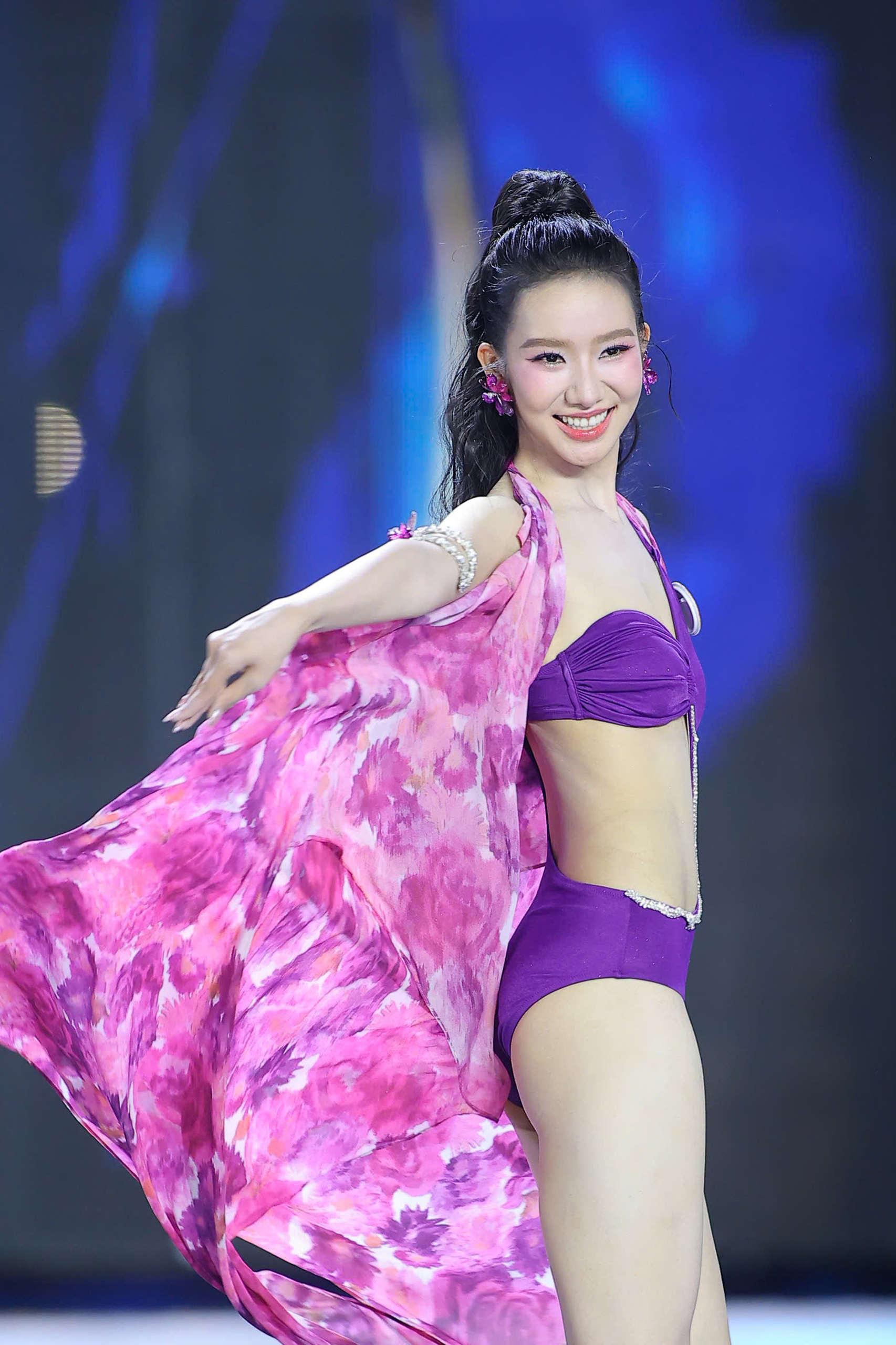 Hoa hậu Việt Nam 2024: Top 10 lộ diện sau m&agrave;n thi Trang phục Dạ hội- Ảnh 11.