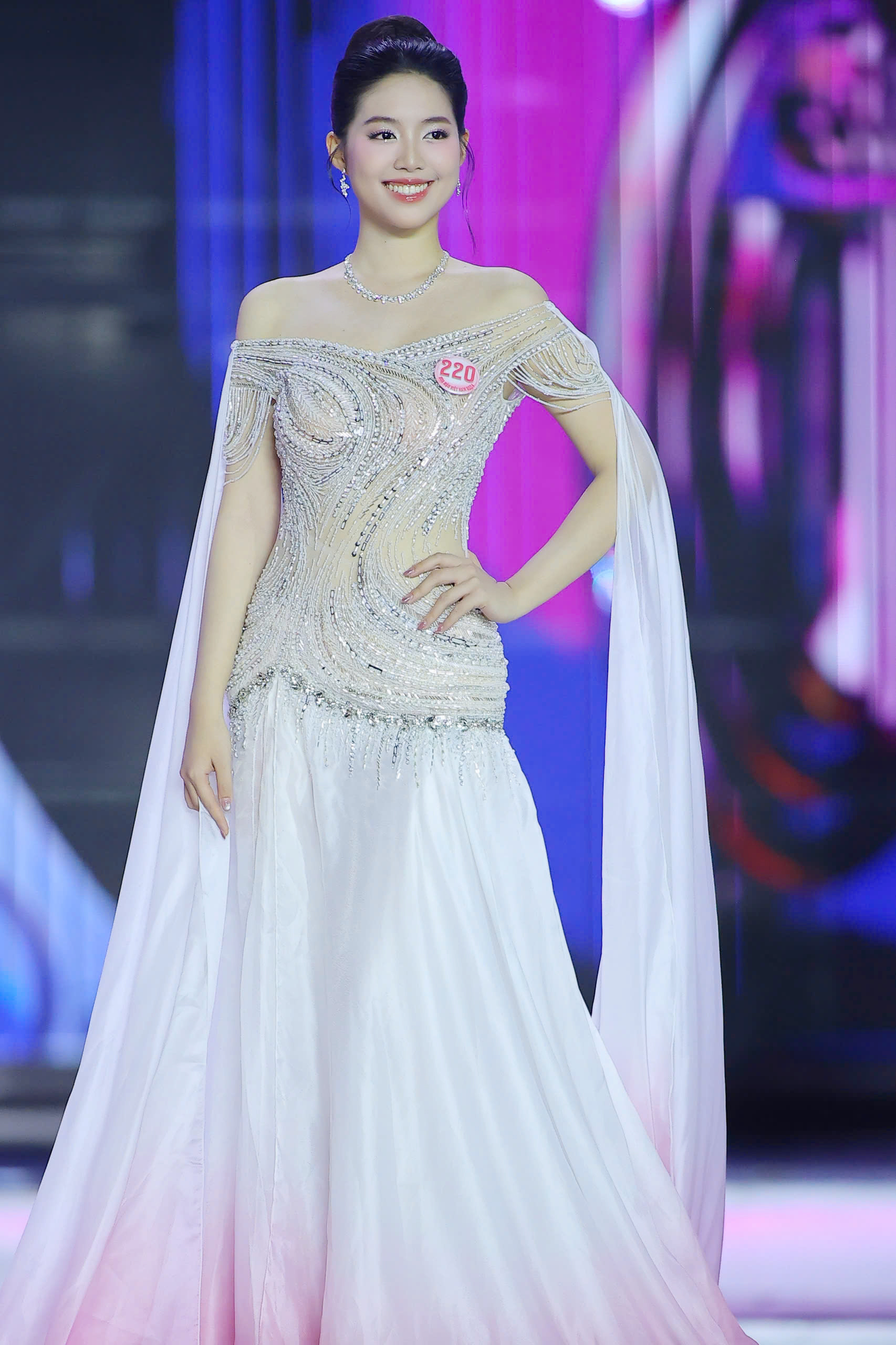 Hoa hậu Việt Nam 2024: Top 10 lộ diện sau m&agrave;n thi Trang phục Dạ hội- Ảnh 20.