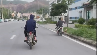 L&agrave;m r&otilde; nh&oacute;m c&ocirc;ng nh&acirc;n mang dao, kiếm g&acirc;y n&aacute;o loạn khu c&ocirc;ng nghiệp tại Bắc Giang- Ảnh 2.