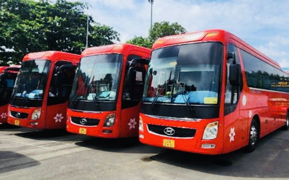 Triển khai 32 xe đưa đ&oacute;n 1.400 c&aacute;n bộ B&igrave;nh Phước qua lại Đồng Nai cuối v&agrave; đầu tuần