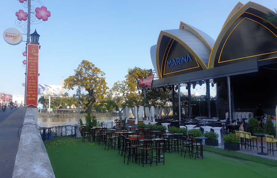 An Giang xử lý khu ẩm thực vi phạm an toàn hành lang đường thủy, đường bộ- Ảnh 1. An Giang xử lý khu ẩm thực vi phạm an toàn hành lang đường thủy, đường bộ- Ảnh 1.