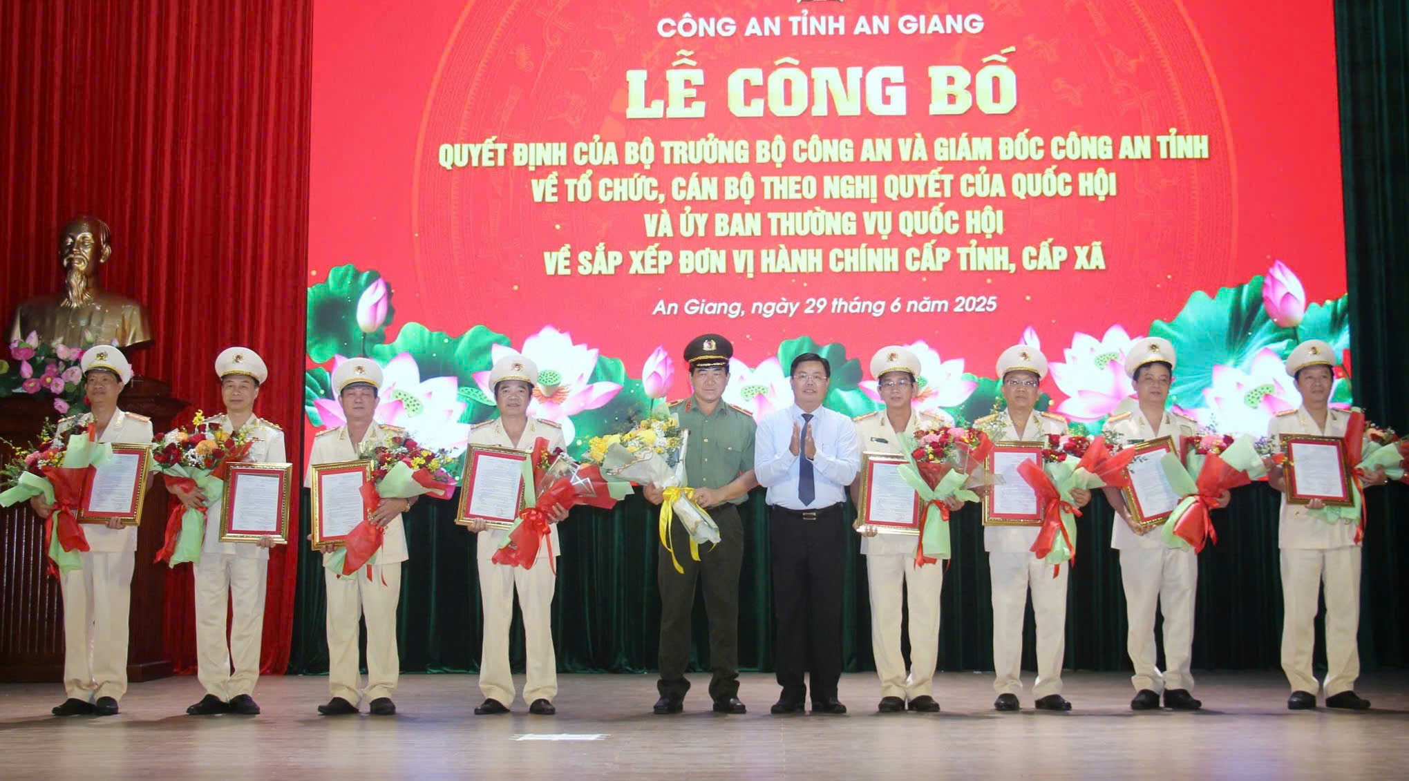 C&ocirc;ng an tỉnh An Giang sau s&aacute;p nhập c&oacute; 27 ph&ograve;ng, 102 c&ocirc;ng an x&atilde;, phường, đặc khu- Ảnh 1.