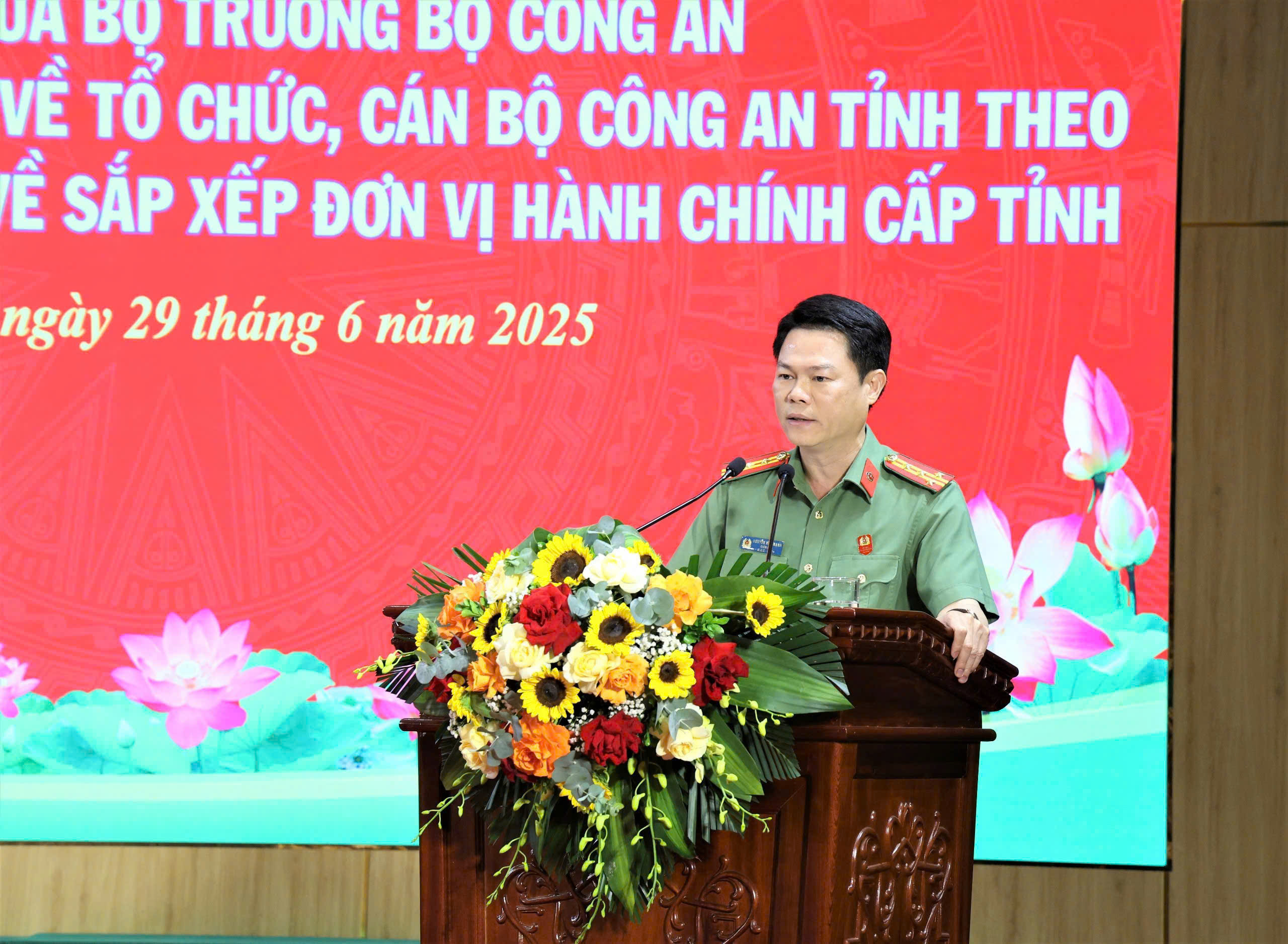 Đại t&aacute; Nguyễn Hữu Mạnh l&agrave;m Gi&aacute;m đốc C&ocirc;ng an tỉnh Ninh B&igrave;nh mới- Ảnh 2.