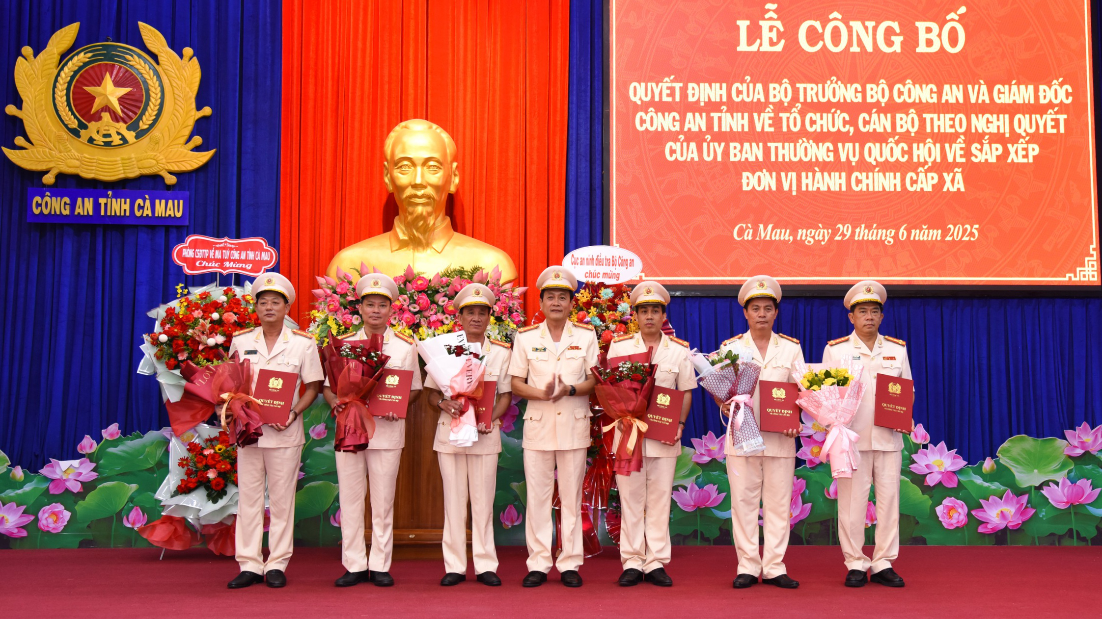 S&aacute;u Ph&oacute; gi&aacute;m đốc C&ocirc;ng an tỉnh C&agrave; Mau sau s&aacute;p nhập- Ảnh 1.