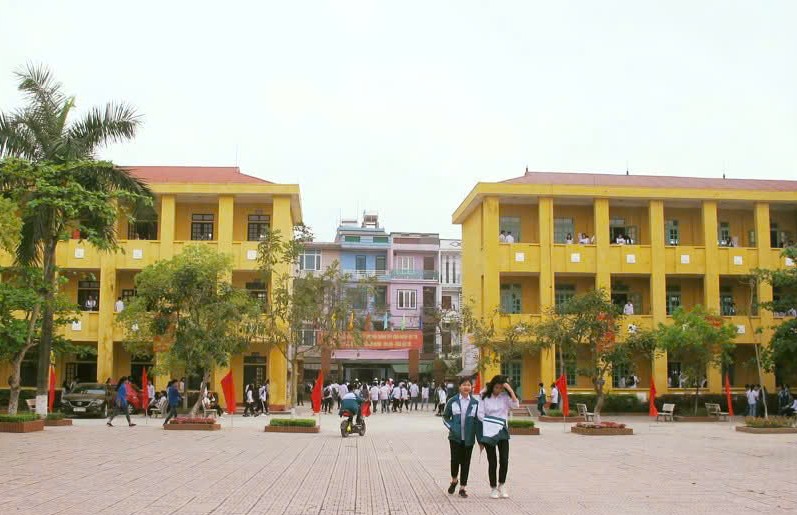 Kỳ thi THPT 2025: Hơn 1,1 triệu thí sinh tham dự, có nhiều điều chỉnh mới được áp dụng- Ảnh 1. Kỳ thi THPT 2025: Hơn 1,1 triệu thí sinh tham dự, có nhiều điều chỉnh mới được áp dụng- Ảnh 1.