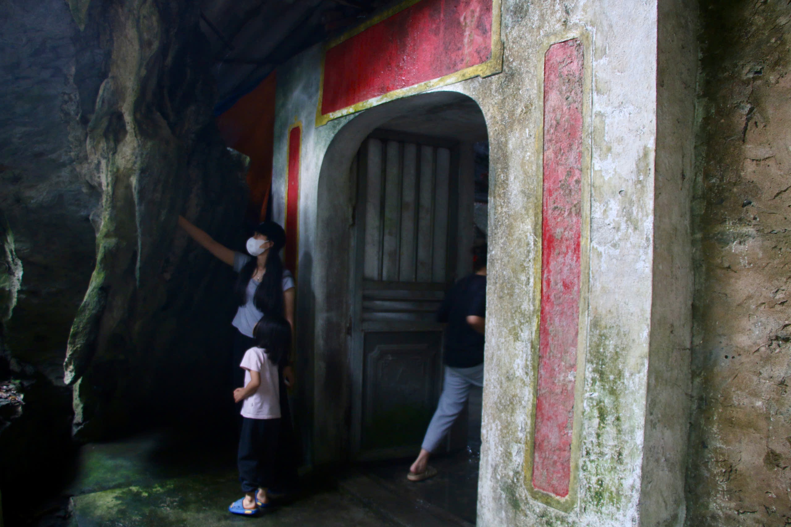 B&ecirc;n trong ng&ocirc;i ch&ugrave;a cổ nơi sư thầy livestream thu h&uacute;t h&agrave;ng triệu người- Ảnh 3.