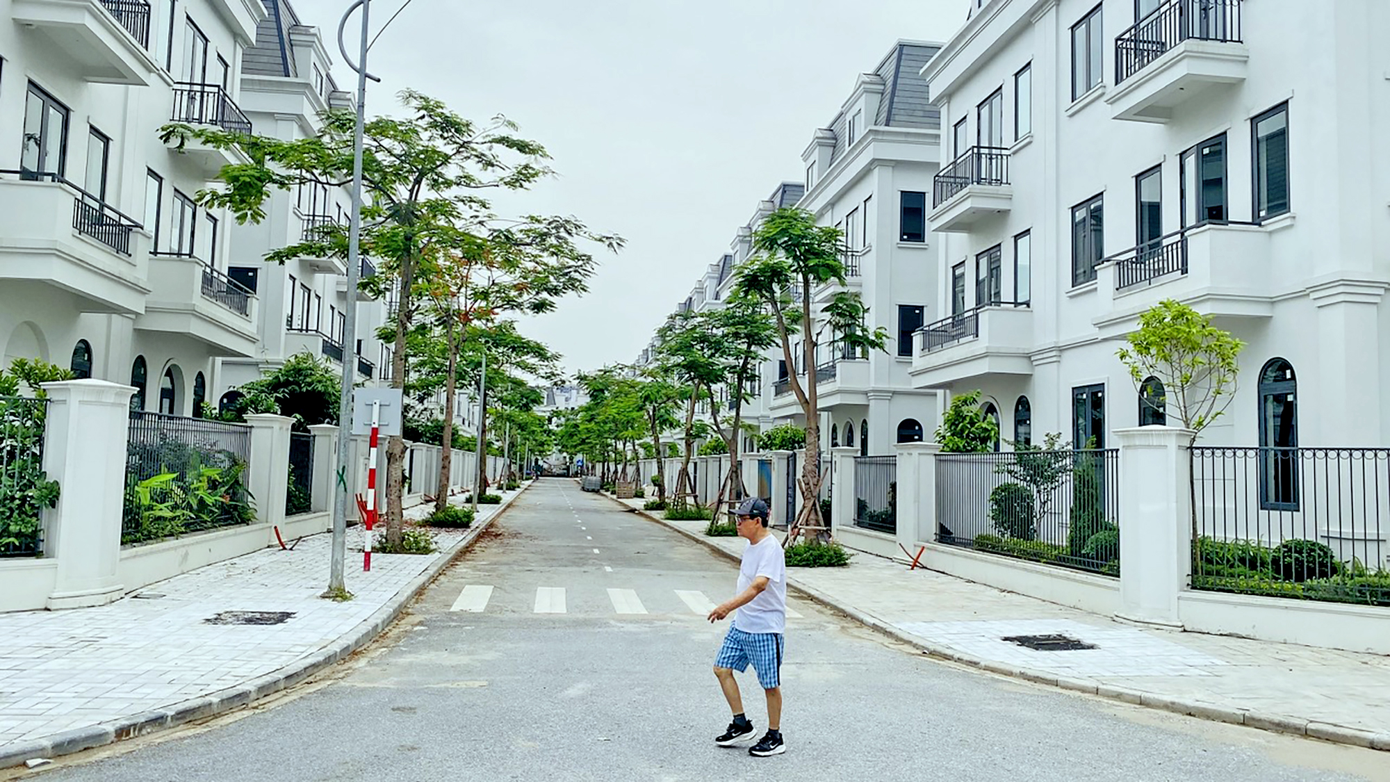 L&atilde;ng ph&iacute; những khu đ&ocirc; thị bỏ hoang- Ảnh 2.