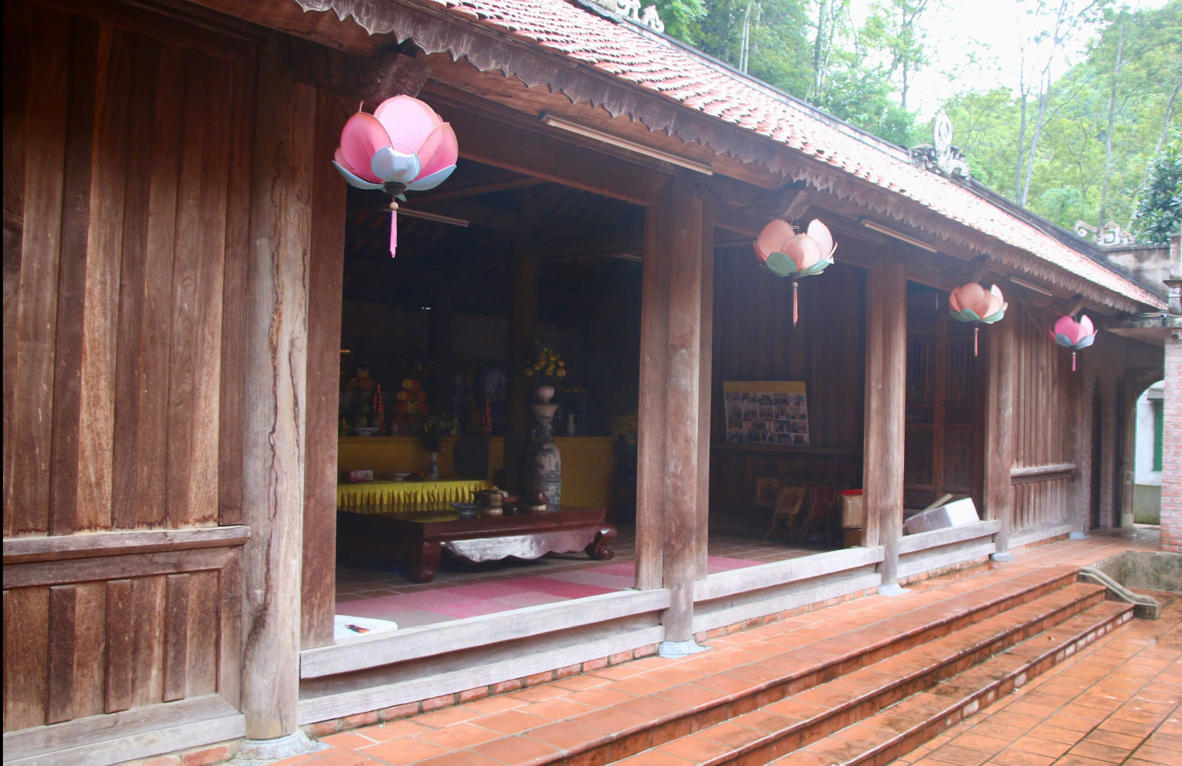 B&ecirc;n trong ng&ocirc;i ch&ugrave;a cổ nơi sư thầy livestream thu h&uacute;t h&agrave;ng triệu người- Ảnh 2.