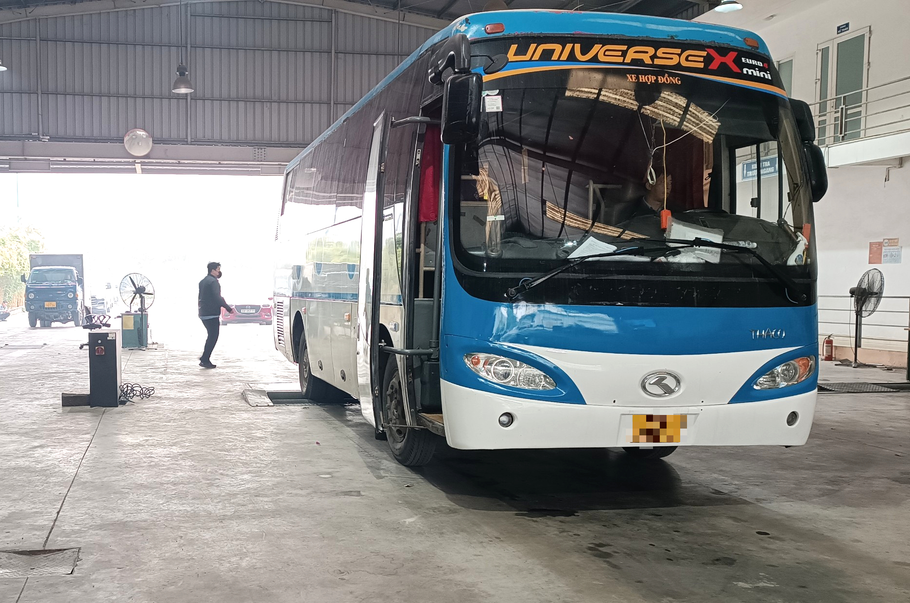 Kiến nghị gỡ kh&oacute; h&agrave;ng trăm ngh&igrave;n xe kinh doanh vận tải vướng đăng kiểm- Ảnh 1.