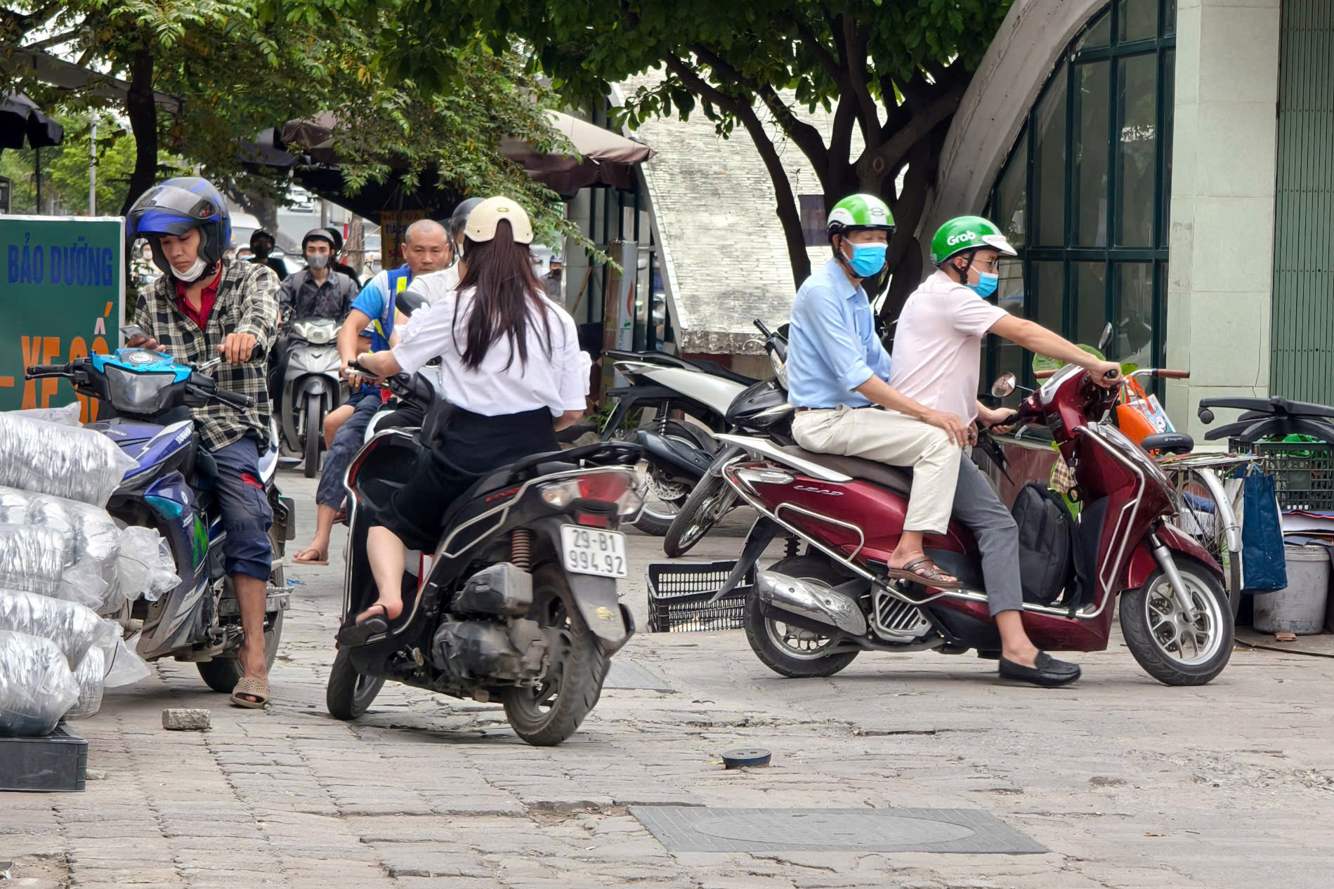 H&agrave; Nội quyết gi&agrave;nh lại vỉa h&egrave; cho người đi bộ, xử l&yacute; h&agrave;ng trăm xe m&aacute;y vi phạm- Ảnh 6.