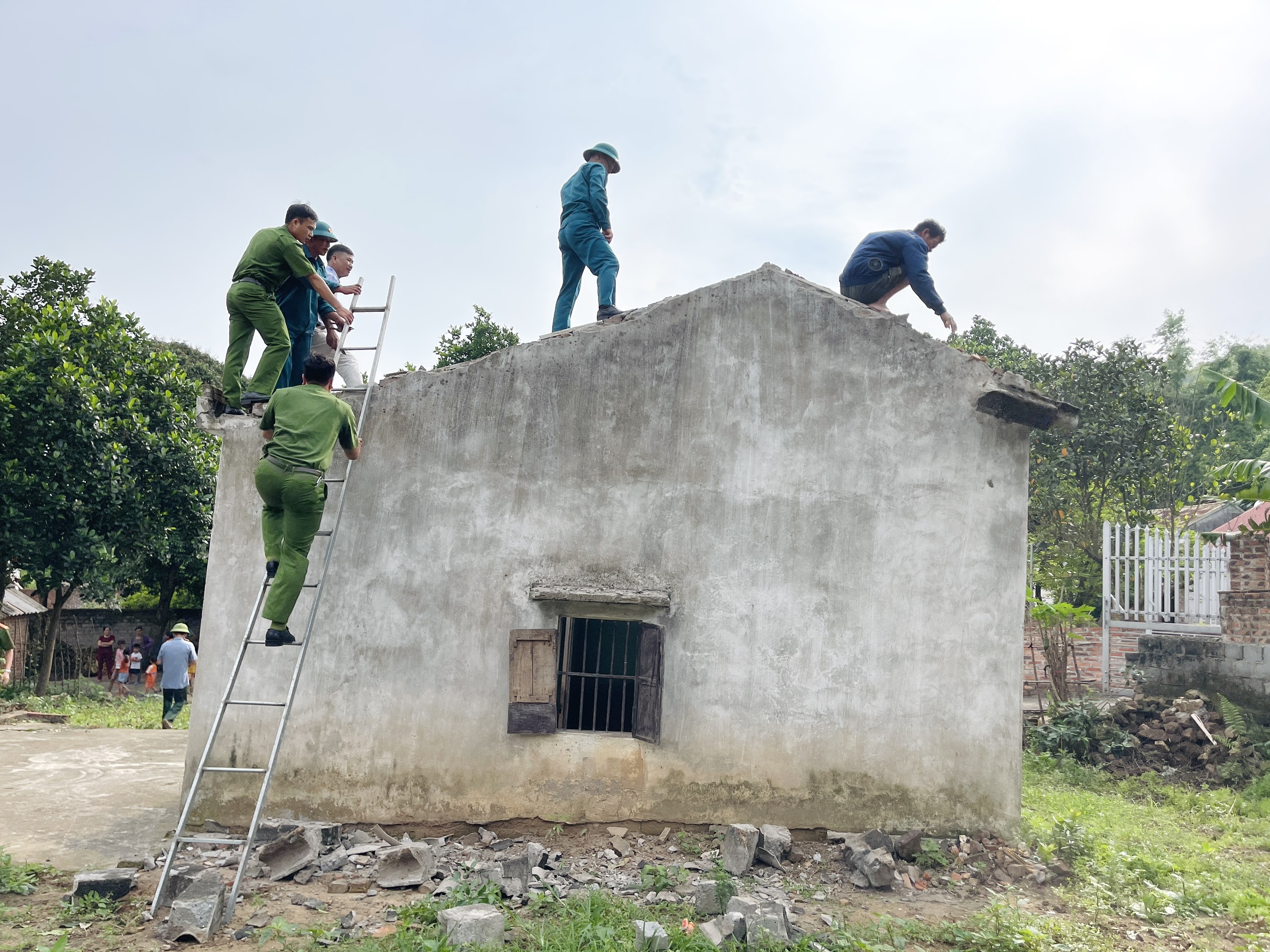 Bắc Giang: Nỗ lực hoàn thành xóa nhà tạm, nhà dột nát trong tháng 6- Ảnh 1. Bắc Giang: Nỗ lực hoàn thành xóa nhà tạm, nhà dột nát trong tháng 6- Ảnh 1.