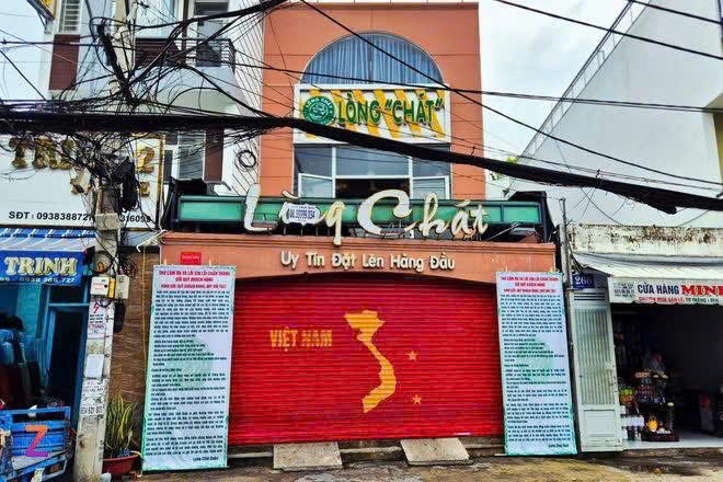 TP.HCM: Phạt 2 qu&aacute;n l&ograve;ng gần 15 triệu đồng v&igrave; nguy&ecirc;n liệu kh&ocirc;ng r&otilde; nguồn gốc, mất vệ sinh- Ảnh 1.