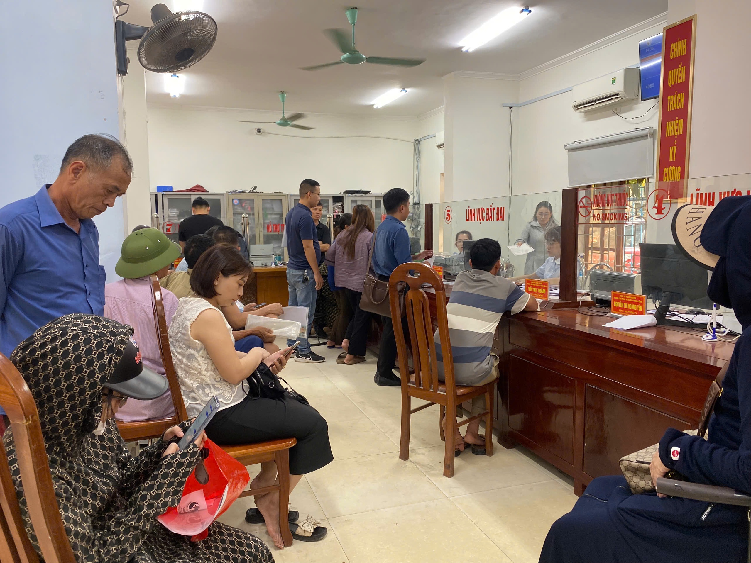 Nghệ An: Kh&ocirc;ng để trung t&acirc;m phục vụ h&agrave;nh ch&iacute;nh c&ocirc;ng cấp x&atilde; gi&aacute;n đoạn một giờ- Ảnh 1.