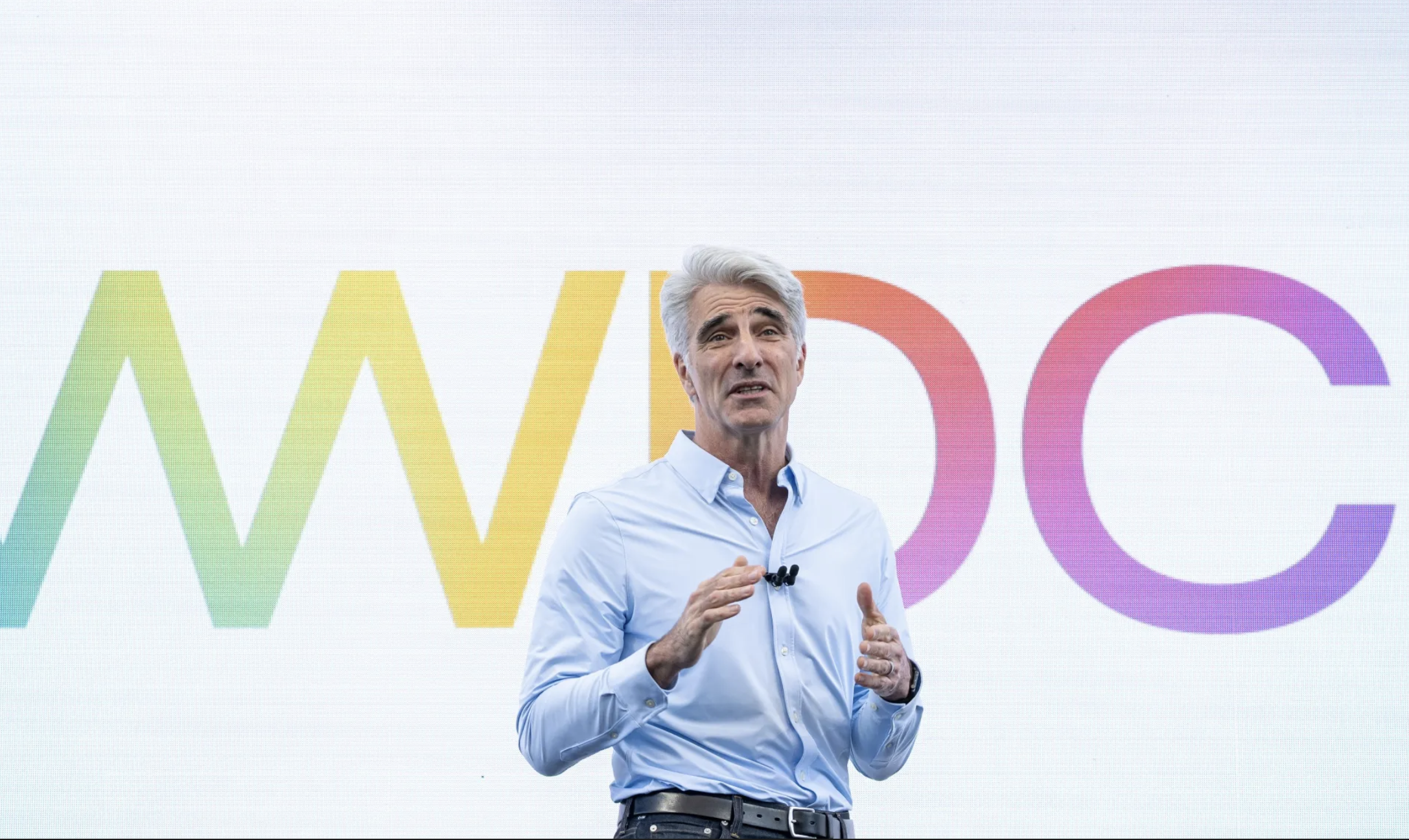 Apple c&acirc;n nhắc sử dụng c&ocirc;ng nghệ AI từ Anthropic hoặc OpenAI- Ảnh 1.