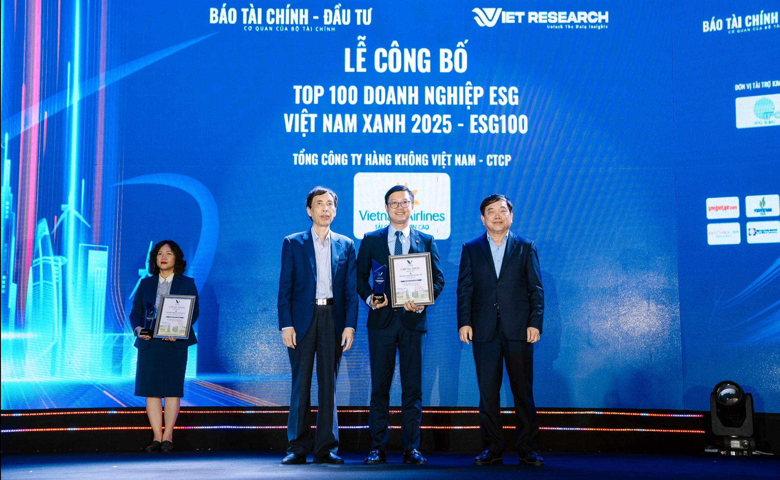 Vietnam Airlines ti&ecirc;n phong th&uacute;c đẩy tăng trưởng xanh- Ảnh 1.