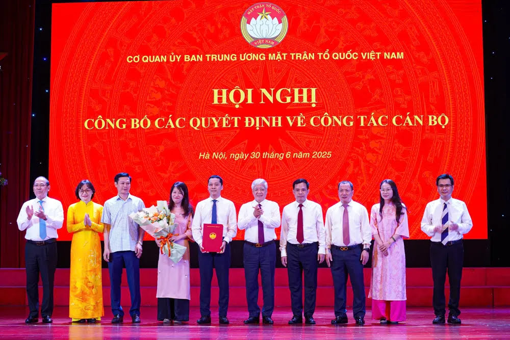 Ủy ban Trung ương MTTQ Việt Nam có 19 ban, đơn vị sau sắp xếp- Ảnh 1. Ủy ban Trung ương MTTQ Việt Nam có 19 ban, đơn vị sau sắp xếp- Ảnh 1.