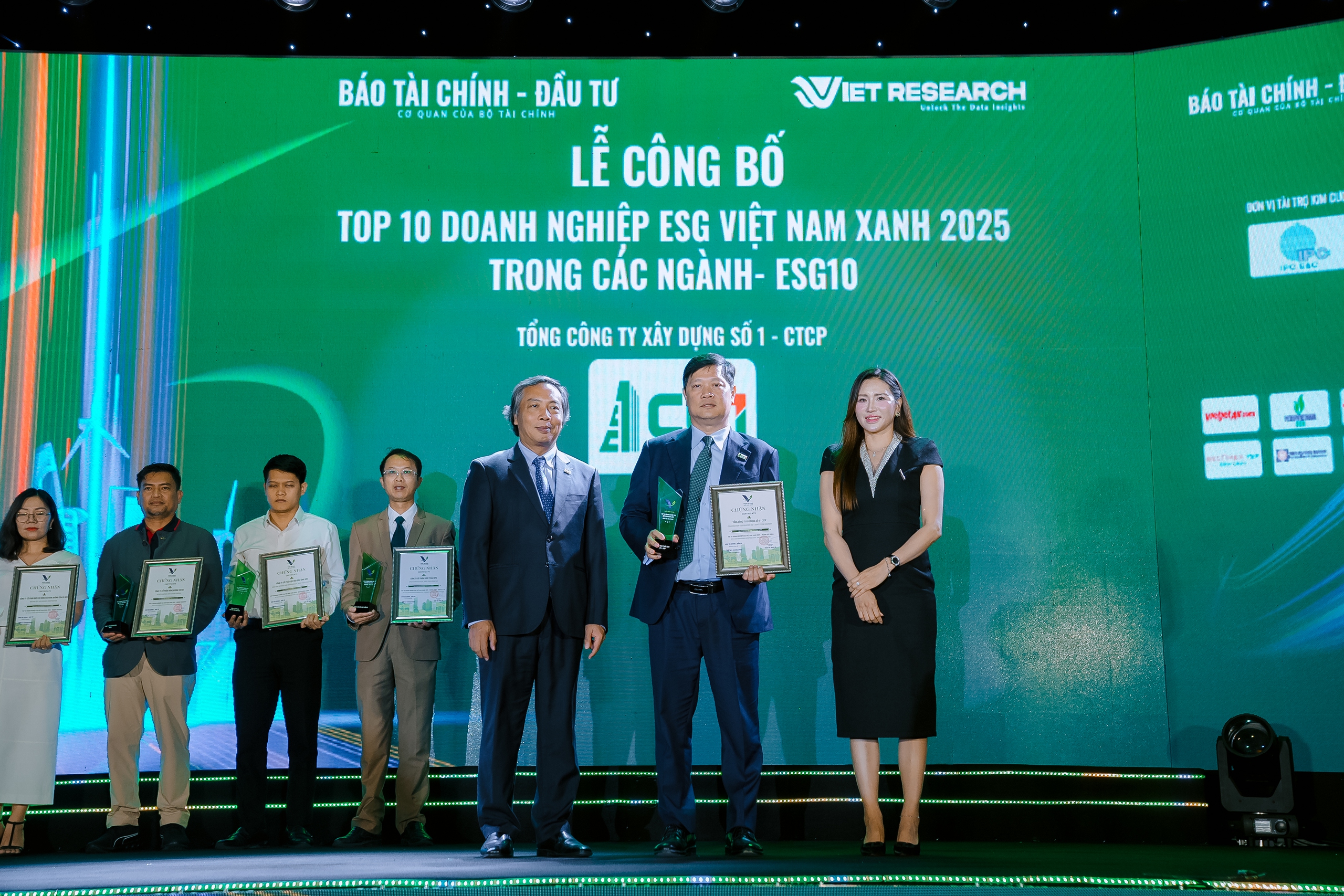 CC1 giành chiến thắng kép tại Diễn đàn Innovation and ESG Summit 2025- Ảnh 2. CC1 giành chiến thắng kép tại Diễn đàn Innovation and ESG Summit 2025- Ảnh 2.