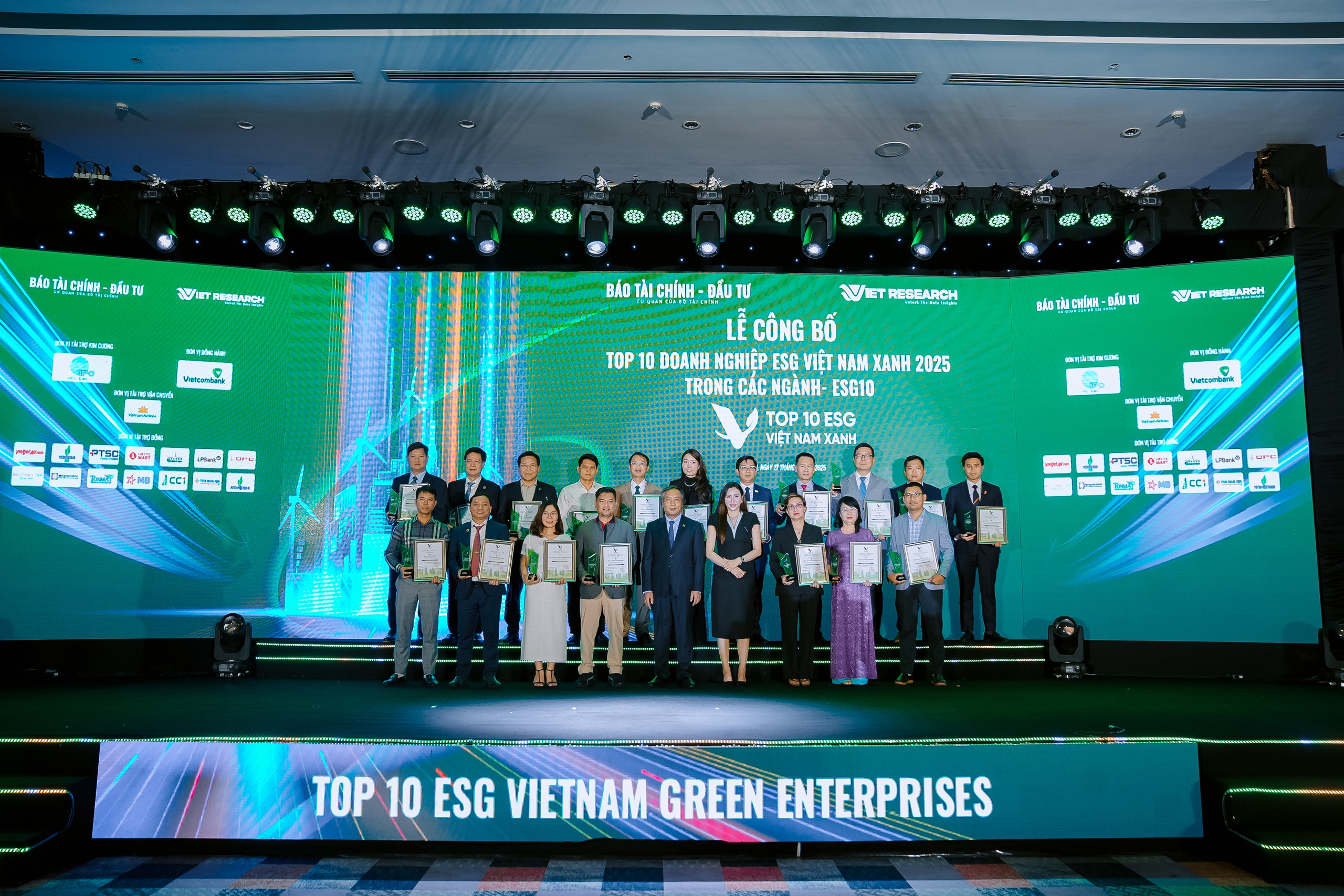 CC1 giành chiến thắng kép tại Diễn đàn Innovation and ESG Summit 2025- Ảnh 1. CC1 giành chiến thắng kép tại Diễn đàn Innovation and ESG Summit 2025- Ảnh 1.