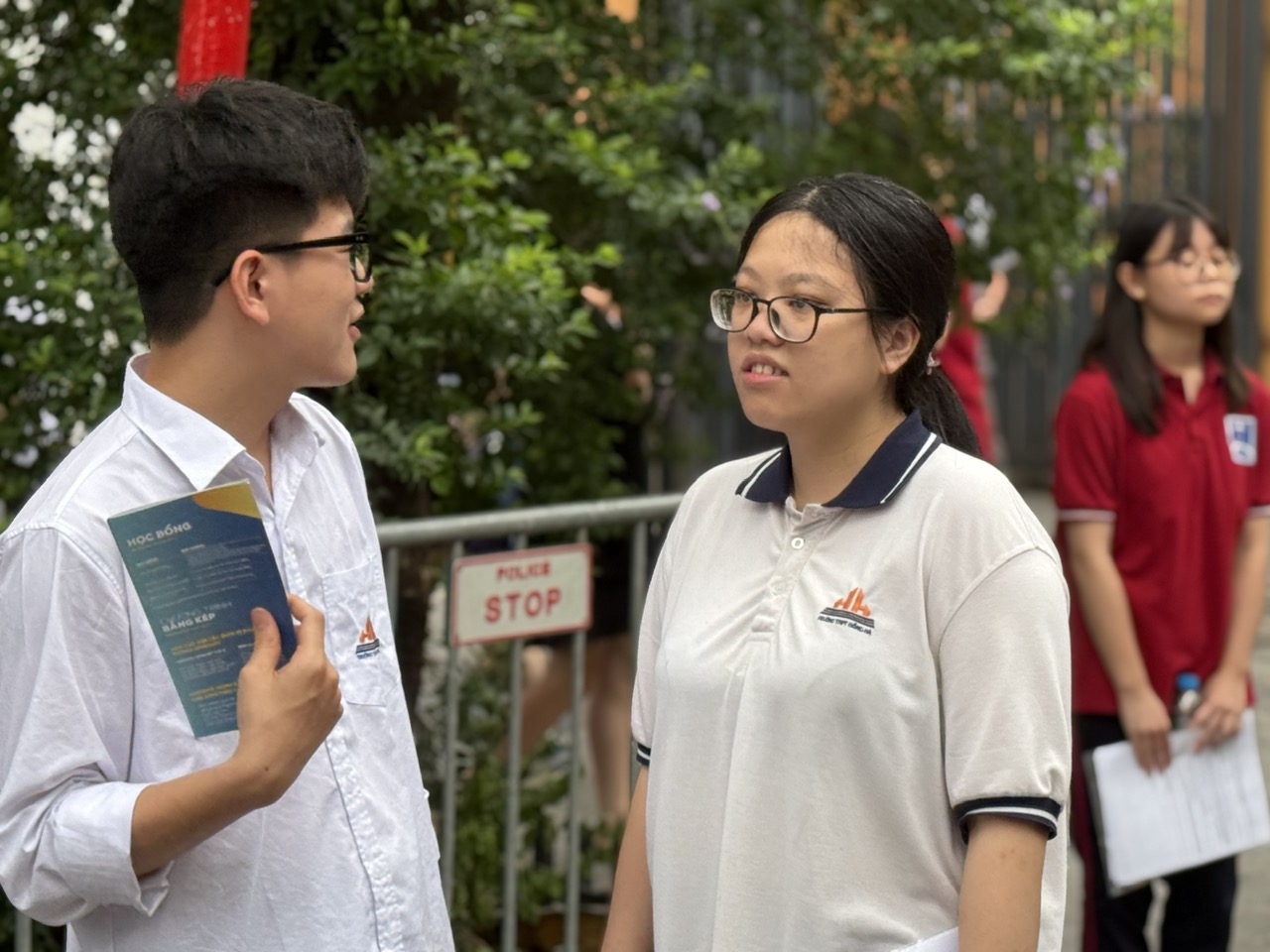 Bộ GD&ĐT phủ nhận đáp án môn Ngữ văn THPT 2025 đang trôi nổi trên mạng xã hội - Ảnh 1. Bộ GD&ĐT phủ nhận đáp án môn Ngữ văn THPT 2025 đang trôi nổi trên mạng xã hội - Ảnh 1.