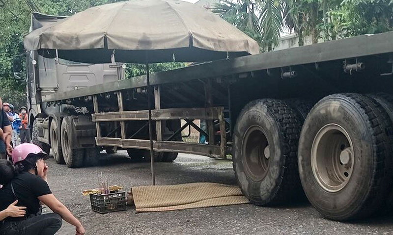 Hiện trường vụ tai nạn khiến 2 người thương vong.