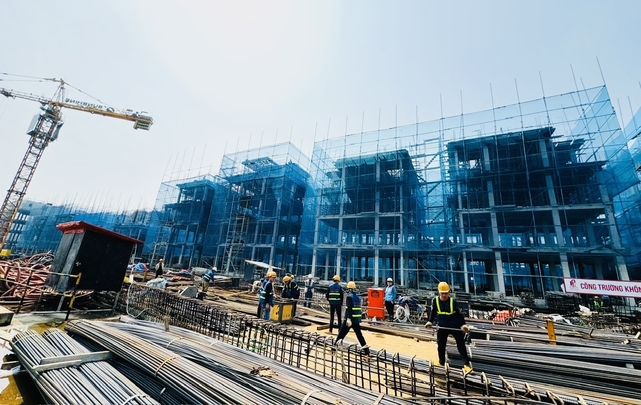 Bỏ giấy phép xây dựng: Góc nhìn từ thực tiễn và chính sách- Ảnh 2. Bỏ giấy phép xây dựng: Góc nhìn từ thực tiễn và chính sách- Ảnh 2.