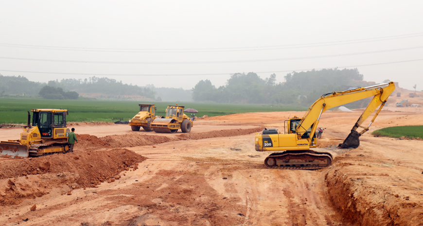 Vĩnh Ph&uacute;c: Ph&aacute;t triển hạ tầng giao th&ocirc;ng, thu h&uacute;t đầu tư tạo động lực ph&aacute;t triển kinh tế- Ảnh 2.