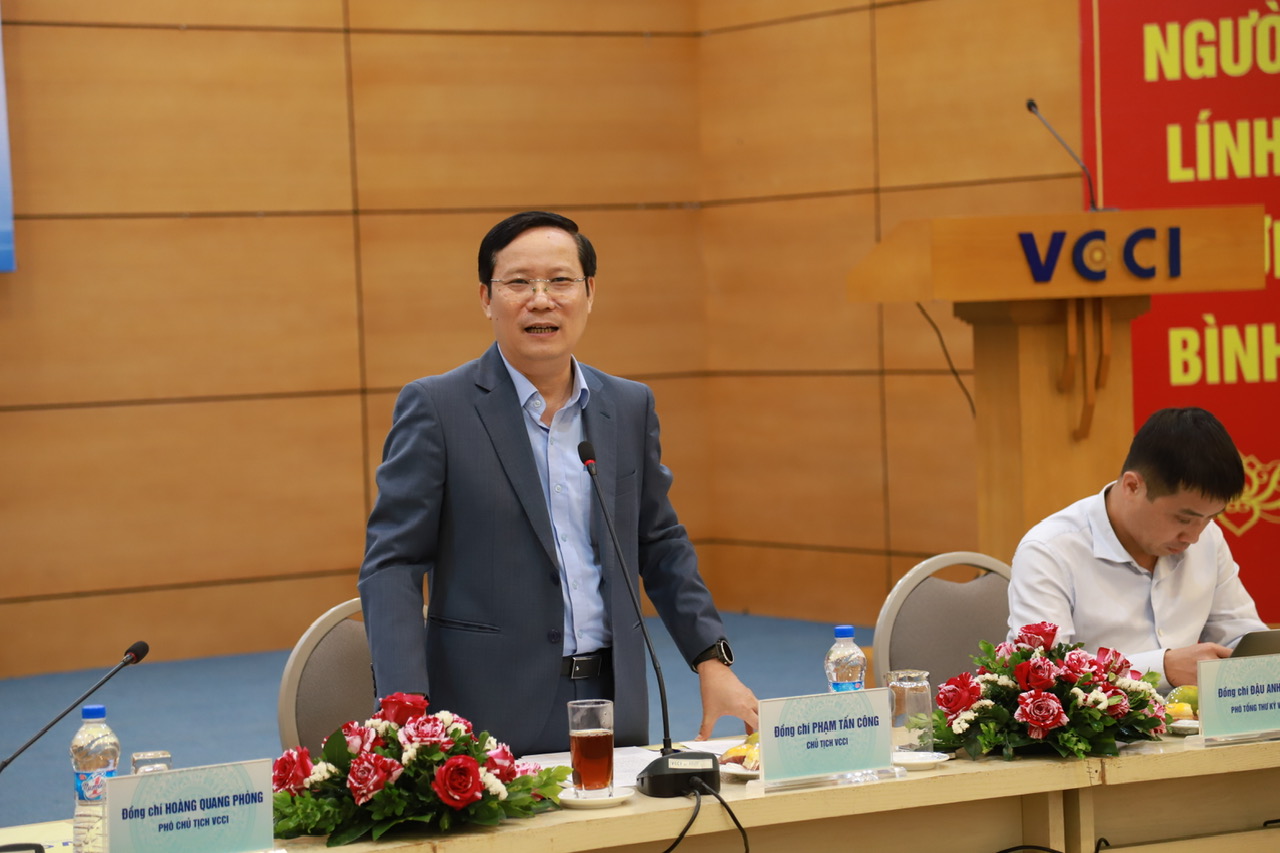 VCCI đồng h&agrave;nh c&ugrave;ng b&aacute;o ch&iacute;: Khơi dậy kh&aacute;t vọng kinh tế tư nh&acirc;n- Ảnh 1.