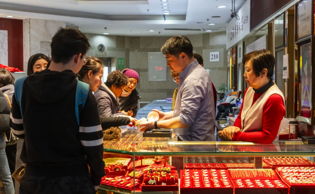 Nhiều l&yacute; do khiến c&aacute;c ng&acirc;n h&agrave;ng Trung ương tiếp tục mua v&agrave;ng- Ảnh 1.