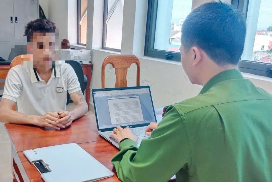 Bắt giữ gã đàn ông dùng rựa khống chế, hiếp dâm người phụ nữ đi làm rẫy ở Quảng Trị- Ảnh 1. Bắt giữ gã đàn ông dùng rựa khống chế, hiếp dâm người phụ nữ đi làm rẫy ở Quảng Trị- Ảnh 1.