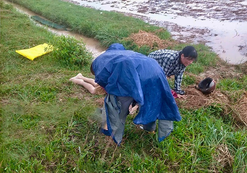 20 ng&agrave;y, 4 người chết do s&eacute;t đ&aacute;nh ở H&agrave; Tĩnh, cơ quan chức năng cảnh b&aacute;o "6 kh&ocirc;ng"- Ảnh 1.